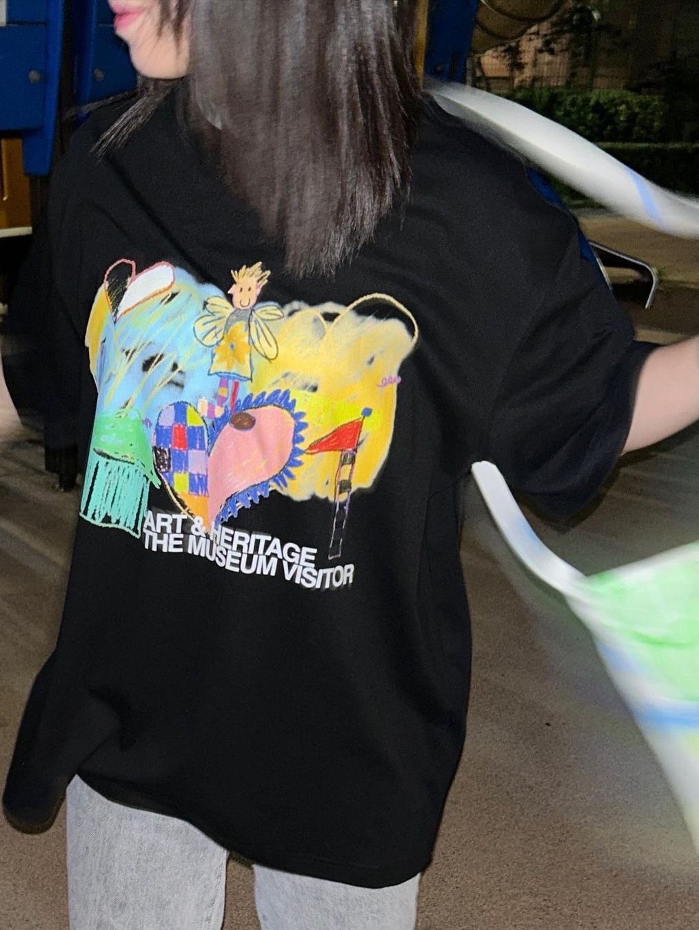 The Museum Visitor Car Drawing Vintage Washed T-Shirts Off White 착용 스타일 - 5
