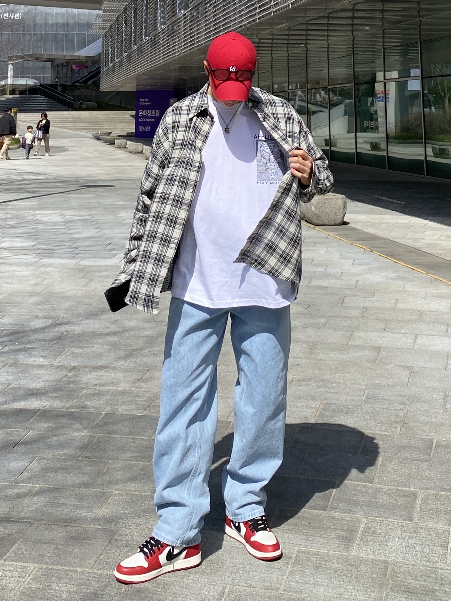 Jordan 1 Retro High OG Chicago 2022 착용 스타일 - 1