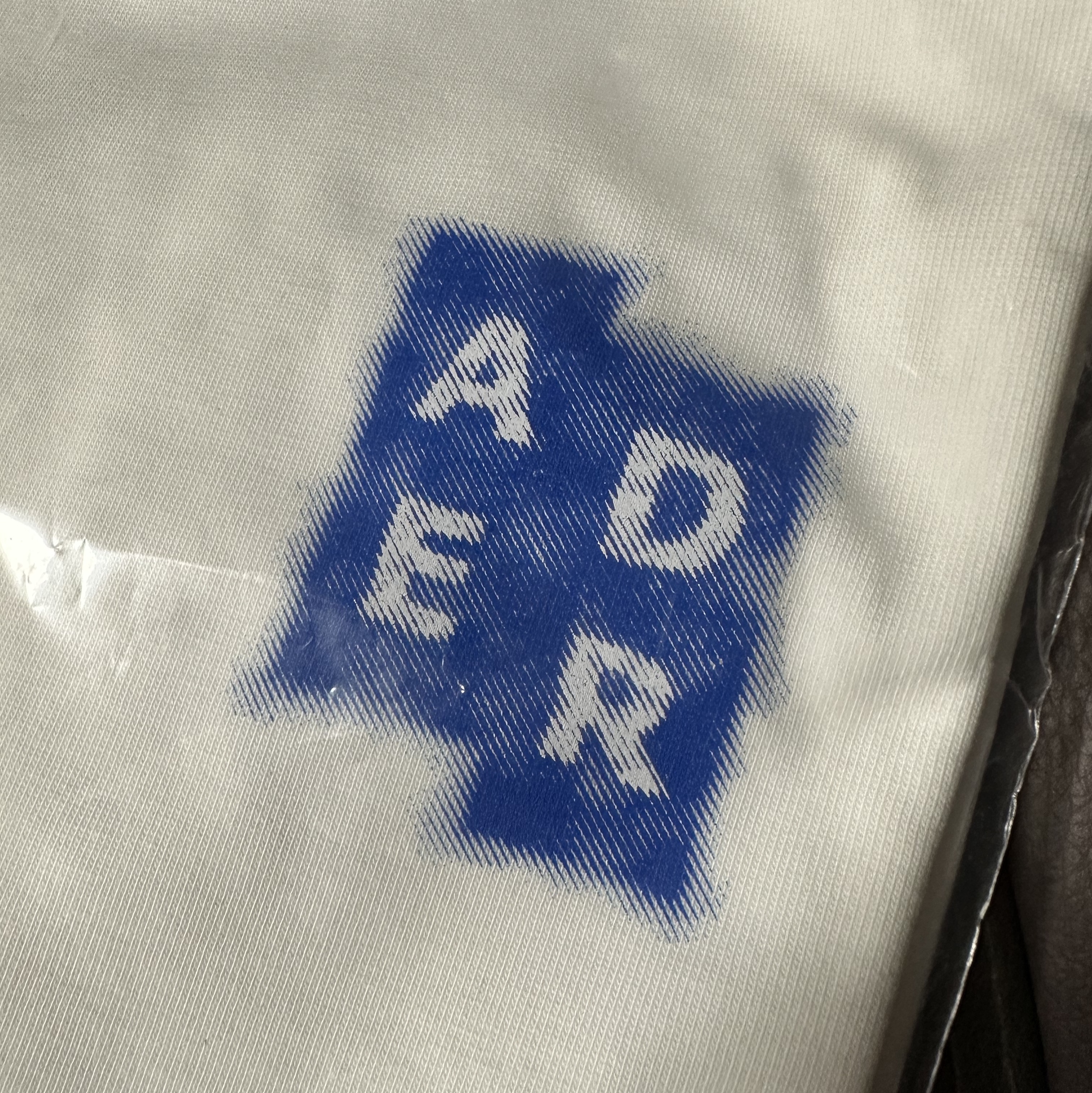 Ader Error Sig; TRS/BL Tag T-Shirt 04 Off White 착용 스타일 - 2