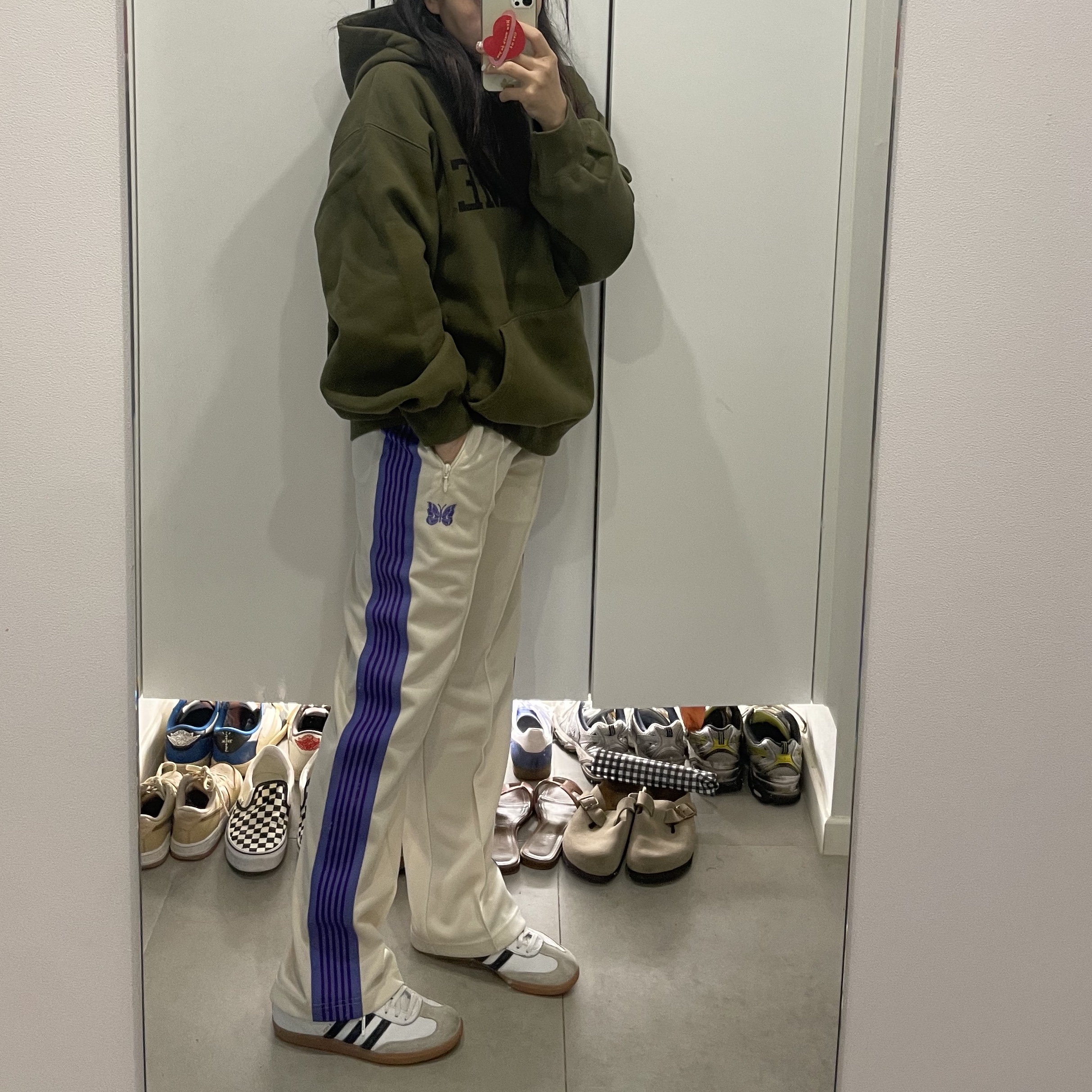 Supreme Varsity Hooded Sweatshirt Dark Olive - 23FW, Needles Straight Track Pants Poly Smooth Ivory 착용 스타일 - 2