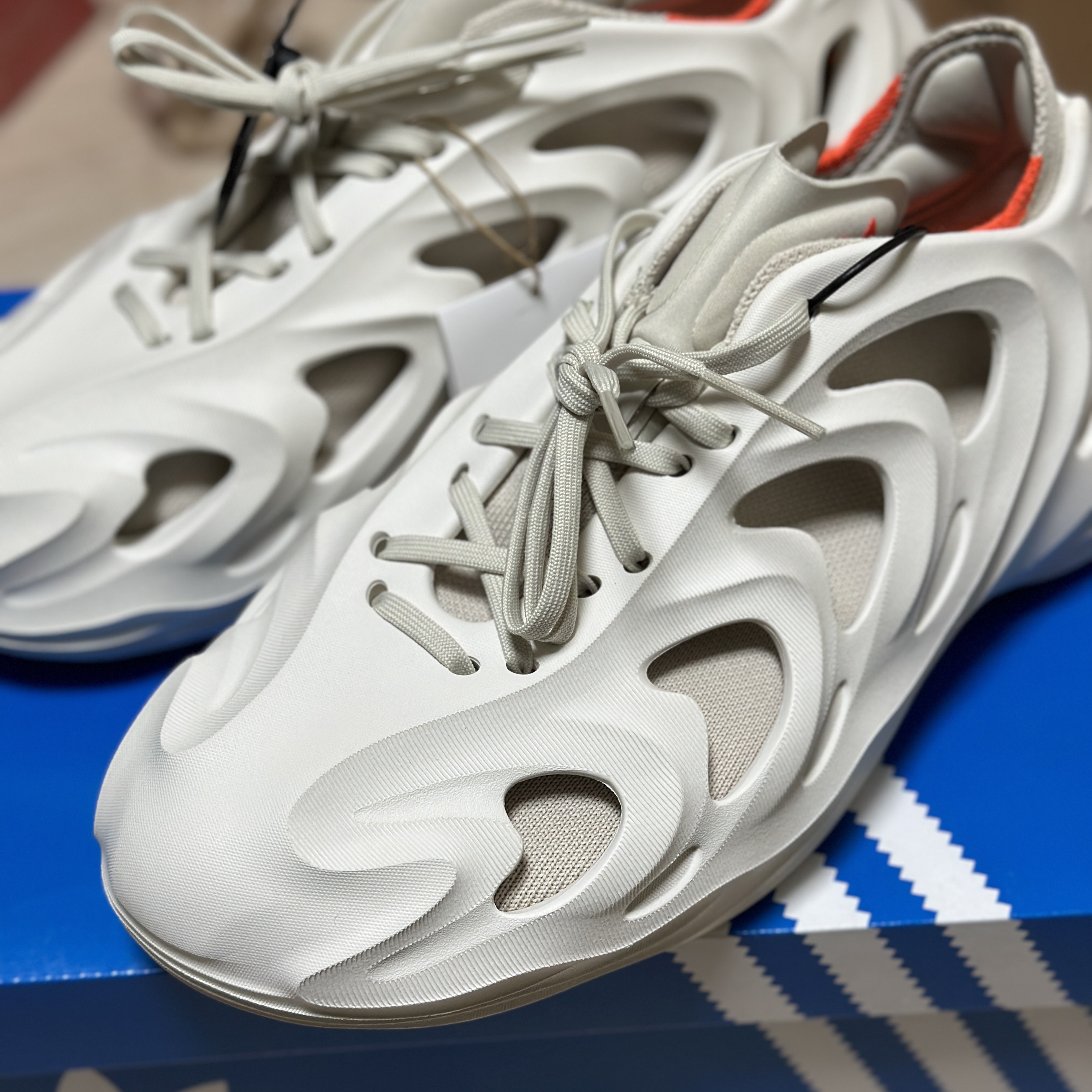 Adidas Adifom Q Off White 착용 스타일