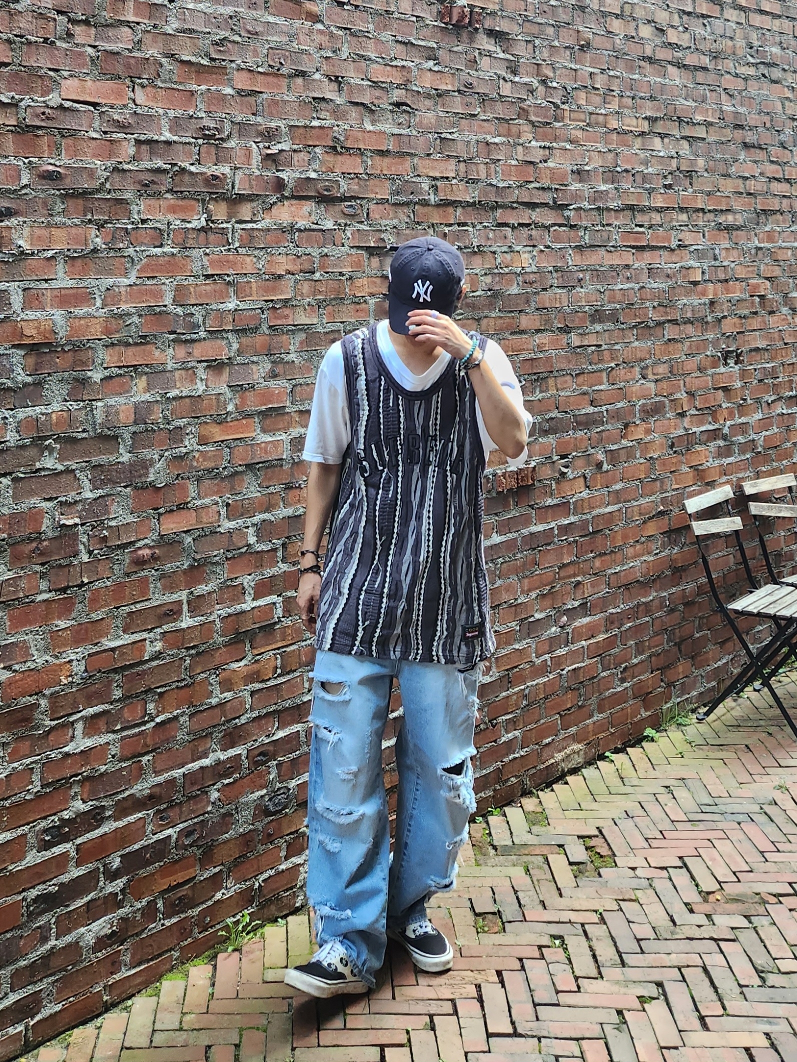 Supreme x Coogi Basketball Jersey Black - 23SS, Vans Vault x Wacko Maria OG Authentic LX Classic White 착용 스타일 - 1
