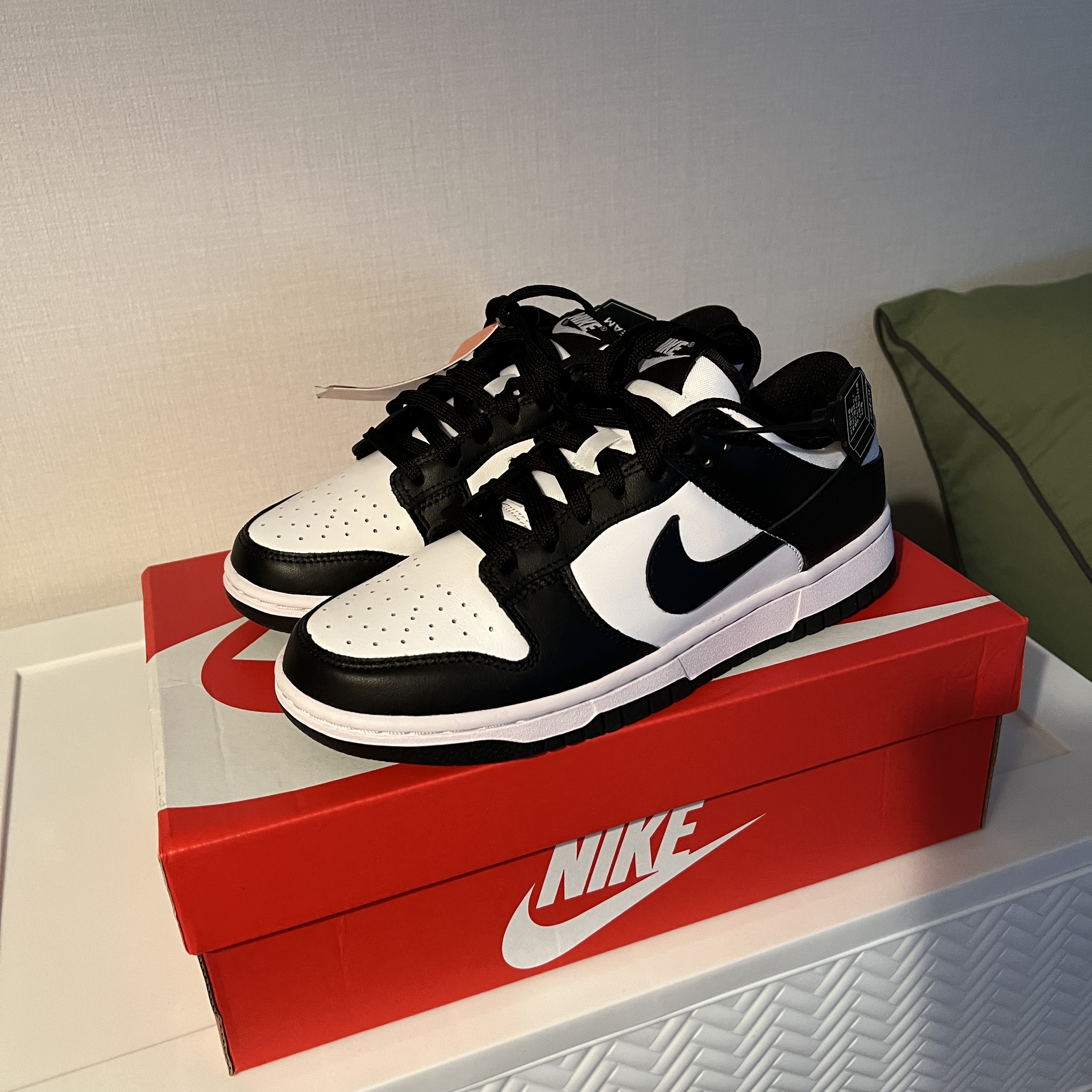 Nike Dunk Low Retro Black 착용 스타일