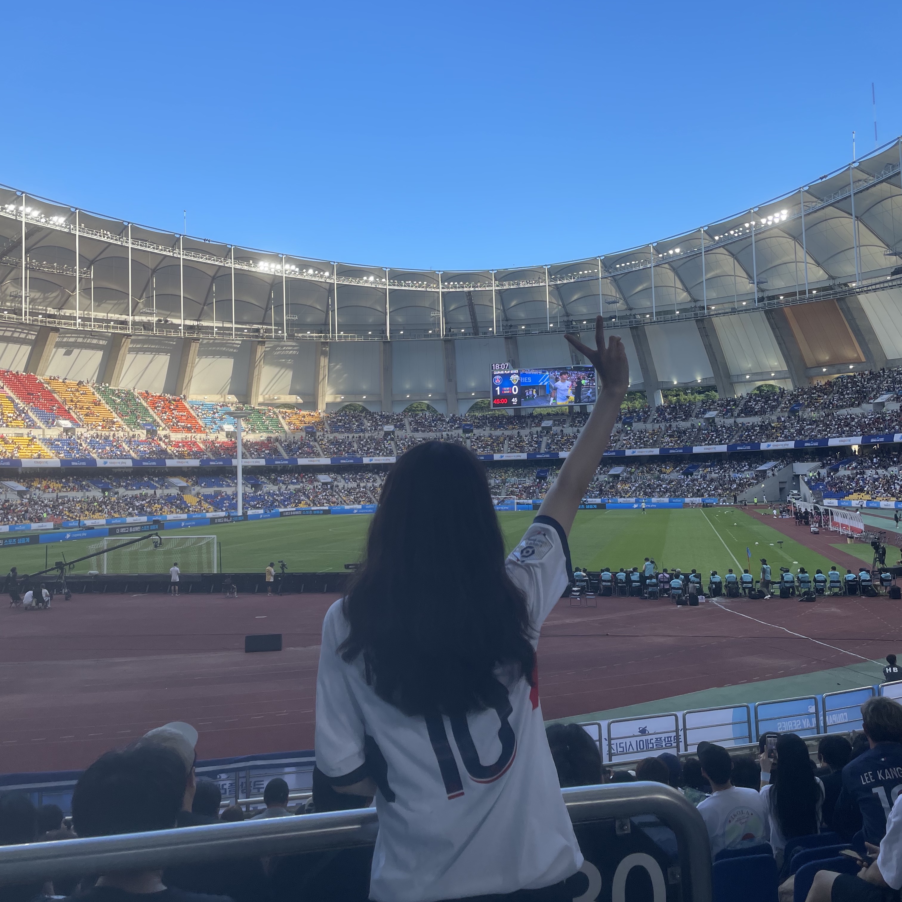 Nike Paris Saint-Germain 2023/24 Dri-Fit Stadium Away Jersey White Midnight Navy (Non Marking Ver.), Nike Paris Saint-Germain 2023/24 Dri-Fit ADV Match Away Jersey White Midnight Navy (Non Marking Ver.) 착용 스타일