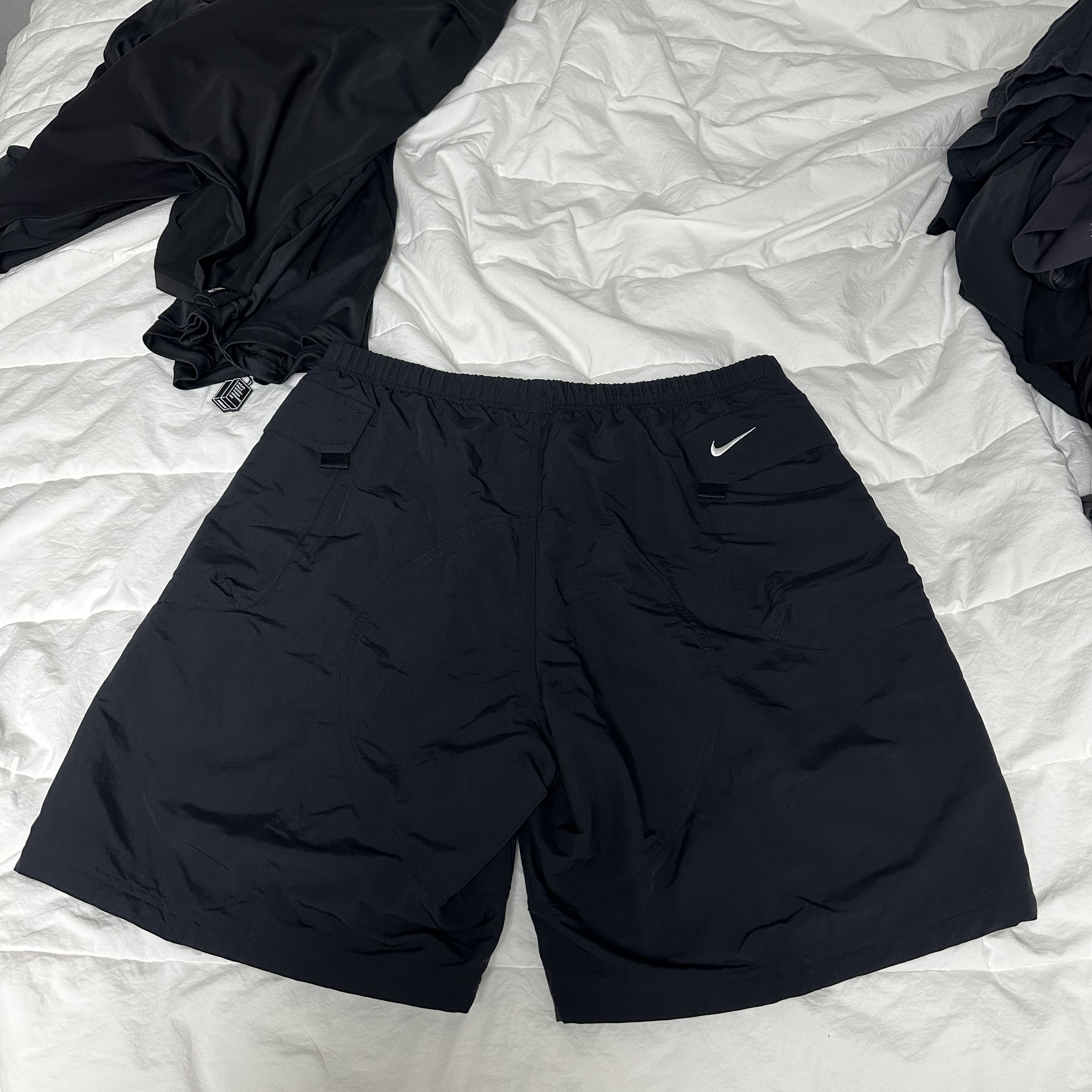 Supreme x Nike ACG Nylon Trail Shorts Black - 22FW 착용 스타일 - 2