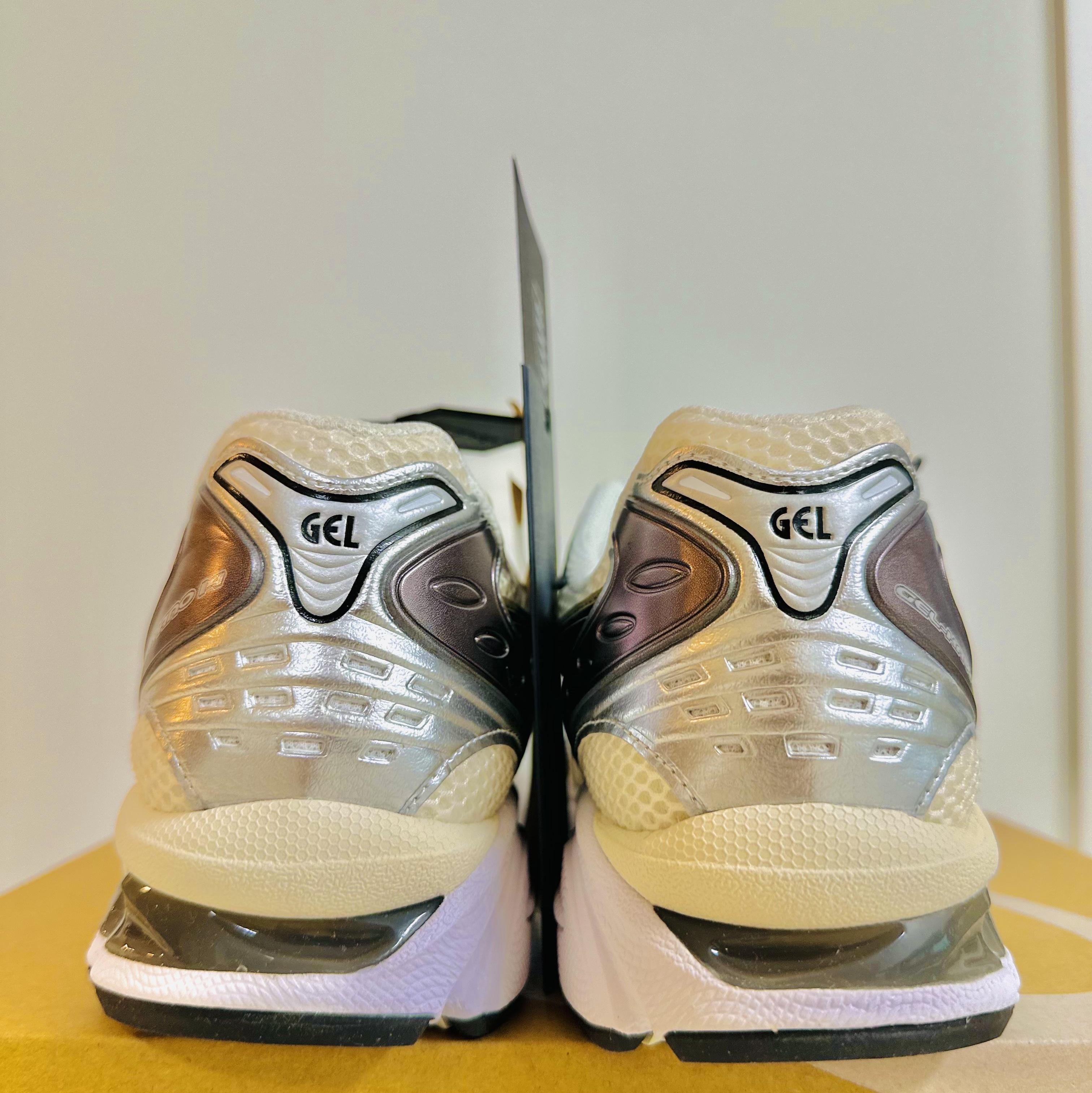 Asics Gel-Kayano 14 Cream Black 착용 스타일 - 2