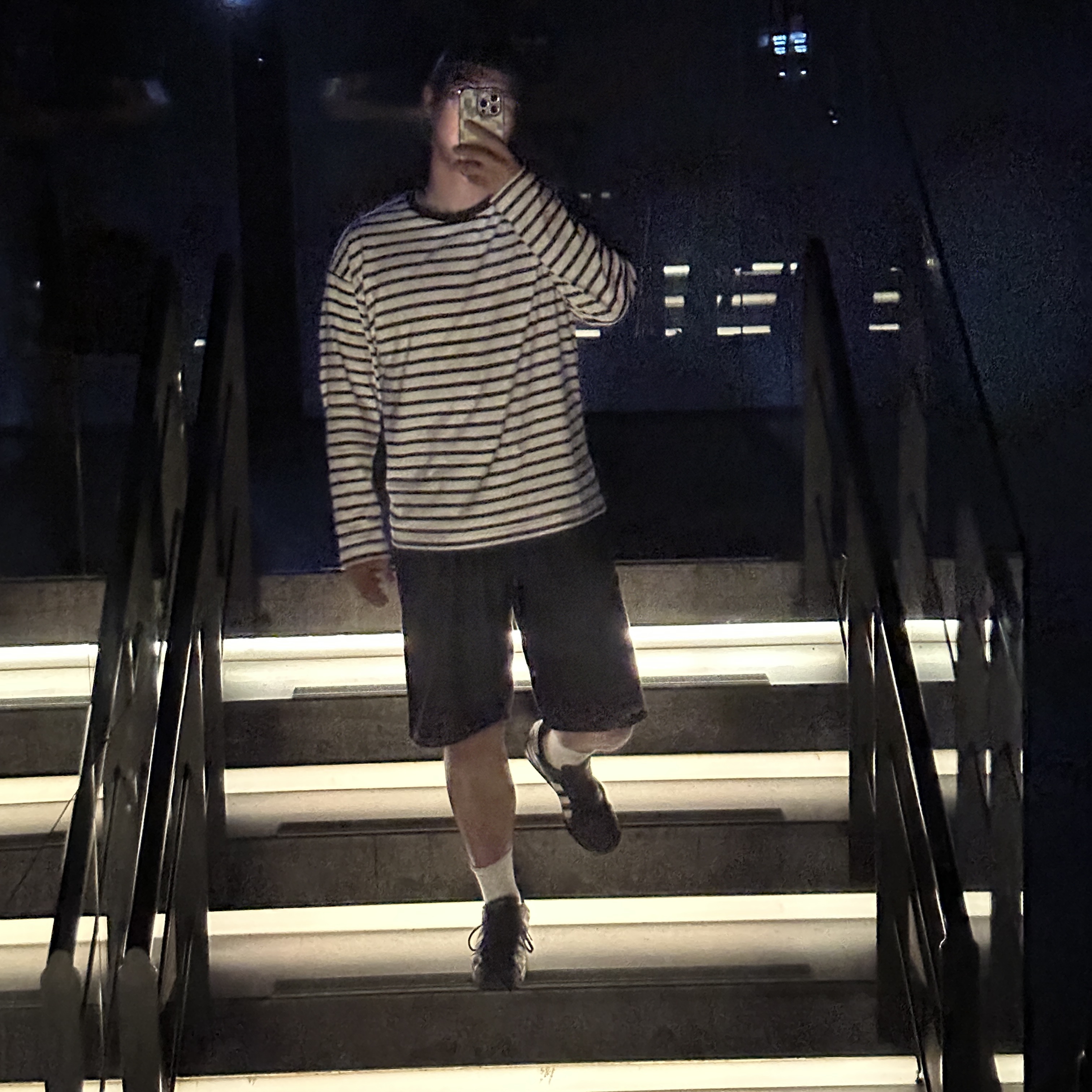 Adidas Superstar Core Black White 착용 스타일