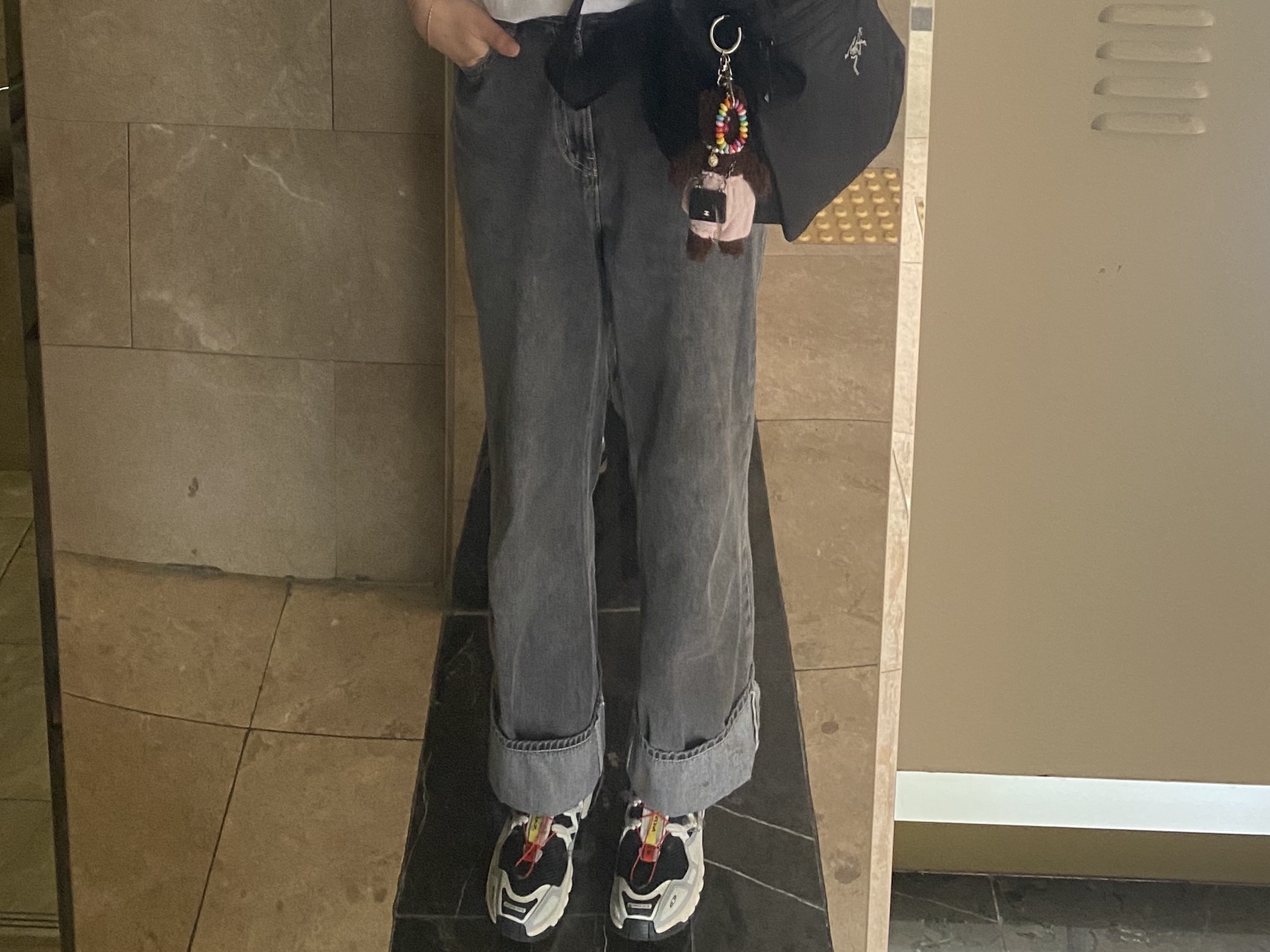 Salomon ACS +OG Black Lunar Rock Alloy, Monamhee Bred Keyring with Pink Pants Brown 착용 스타일