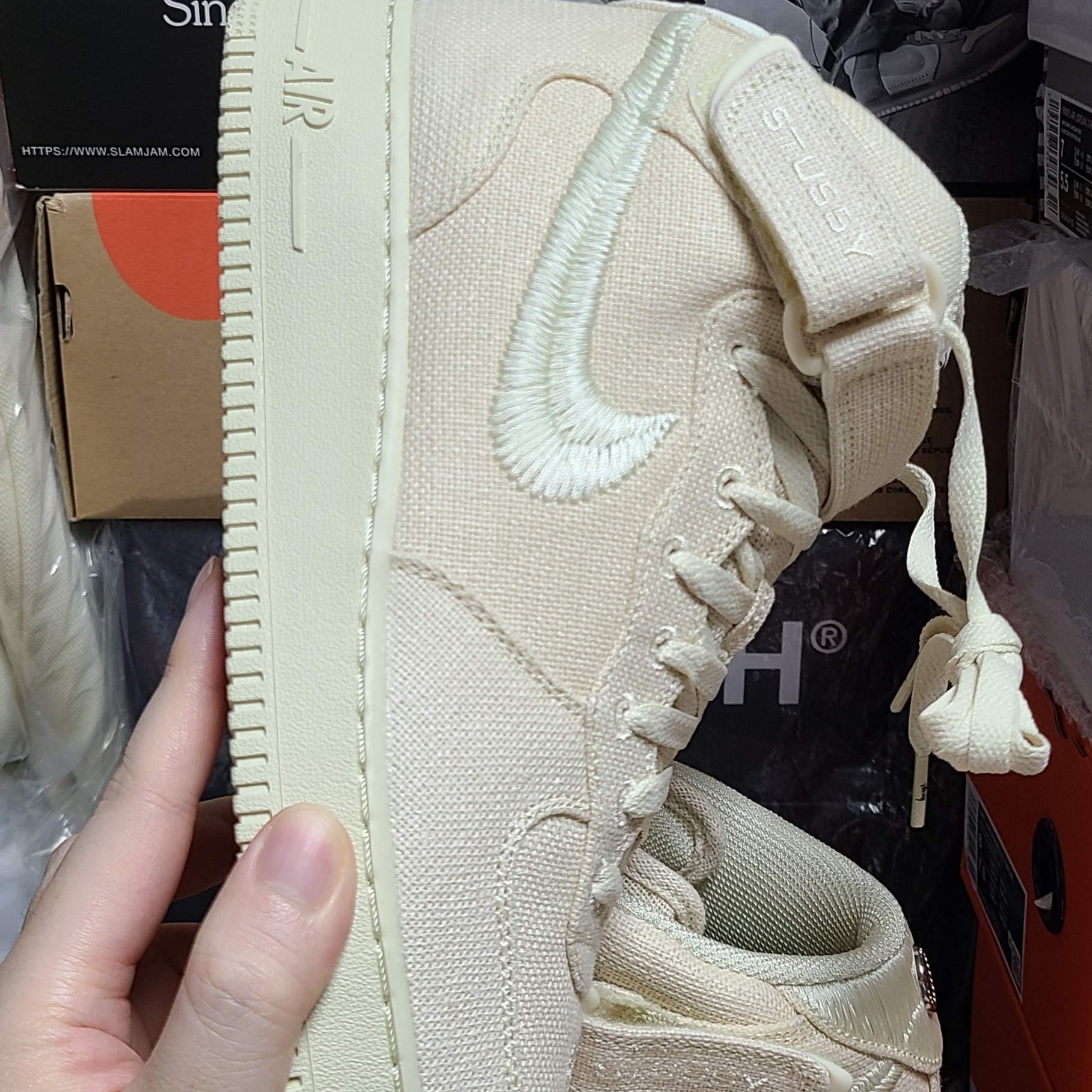 Nike x Stussy Air Force 1 '07 Mid SP Fossil 착용 스타일 - 3