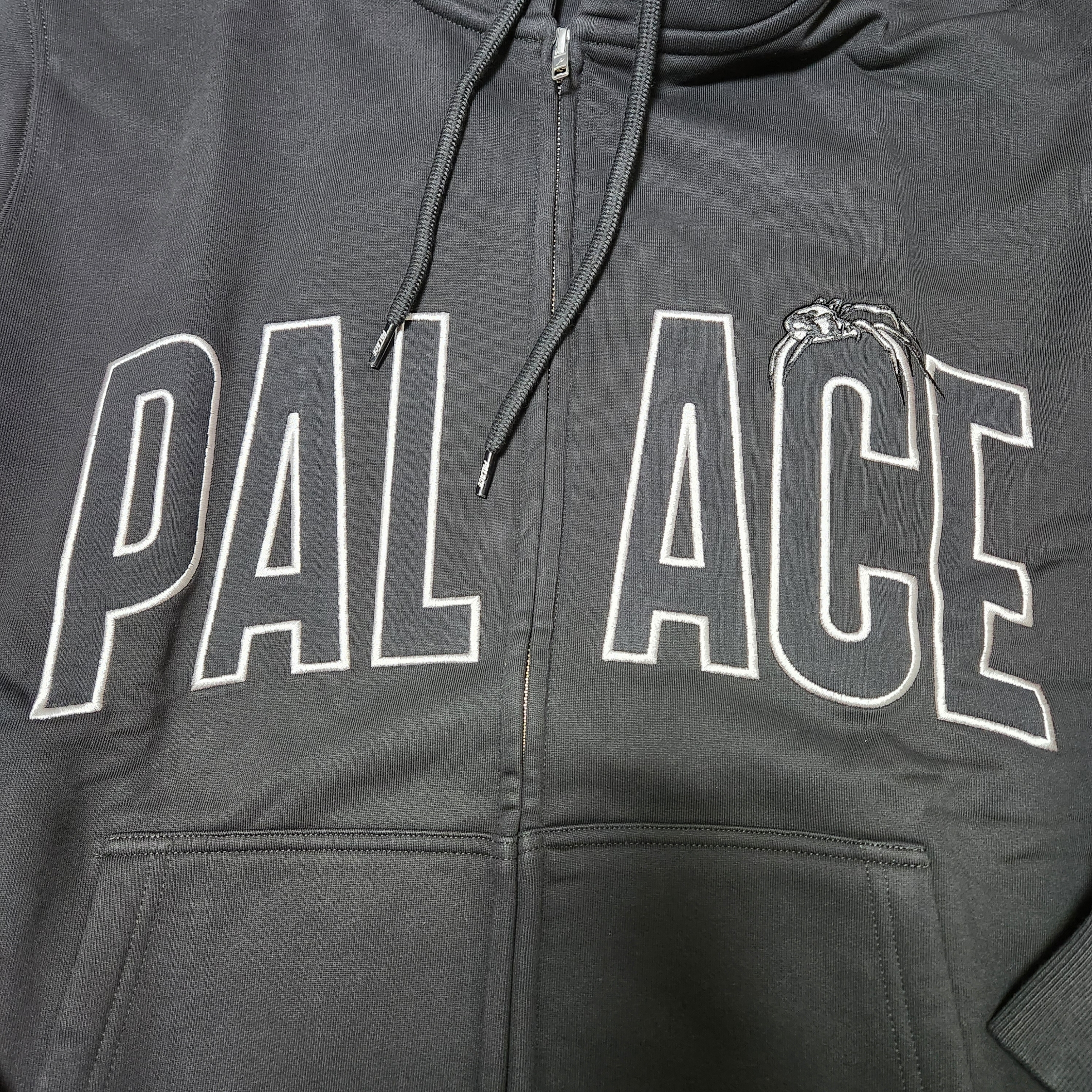 Palace Spider Zip Hood Shock Black - 23FW 착용 스타일 - 2