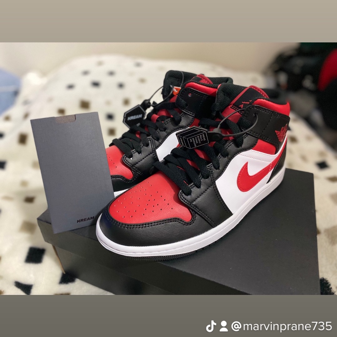 Jordan 1 Mid Black Fire Red 착용 스타일 - 4