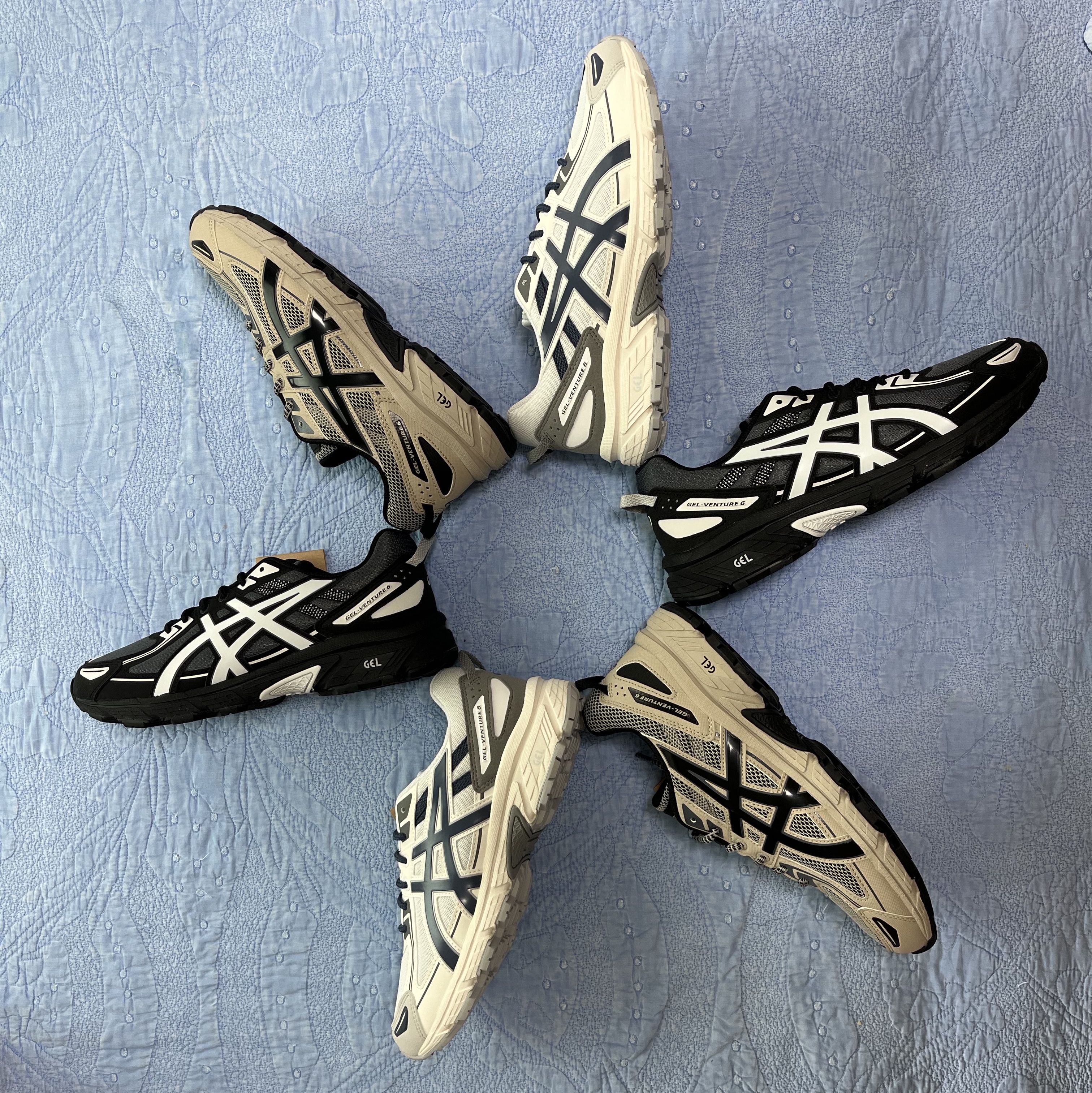 Asics Gel-Venture 6 Feather Grey Black, Asics Gel-Venture 6 Carrier Grey 착용 스타일 - 1