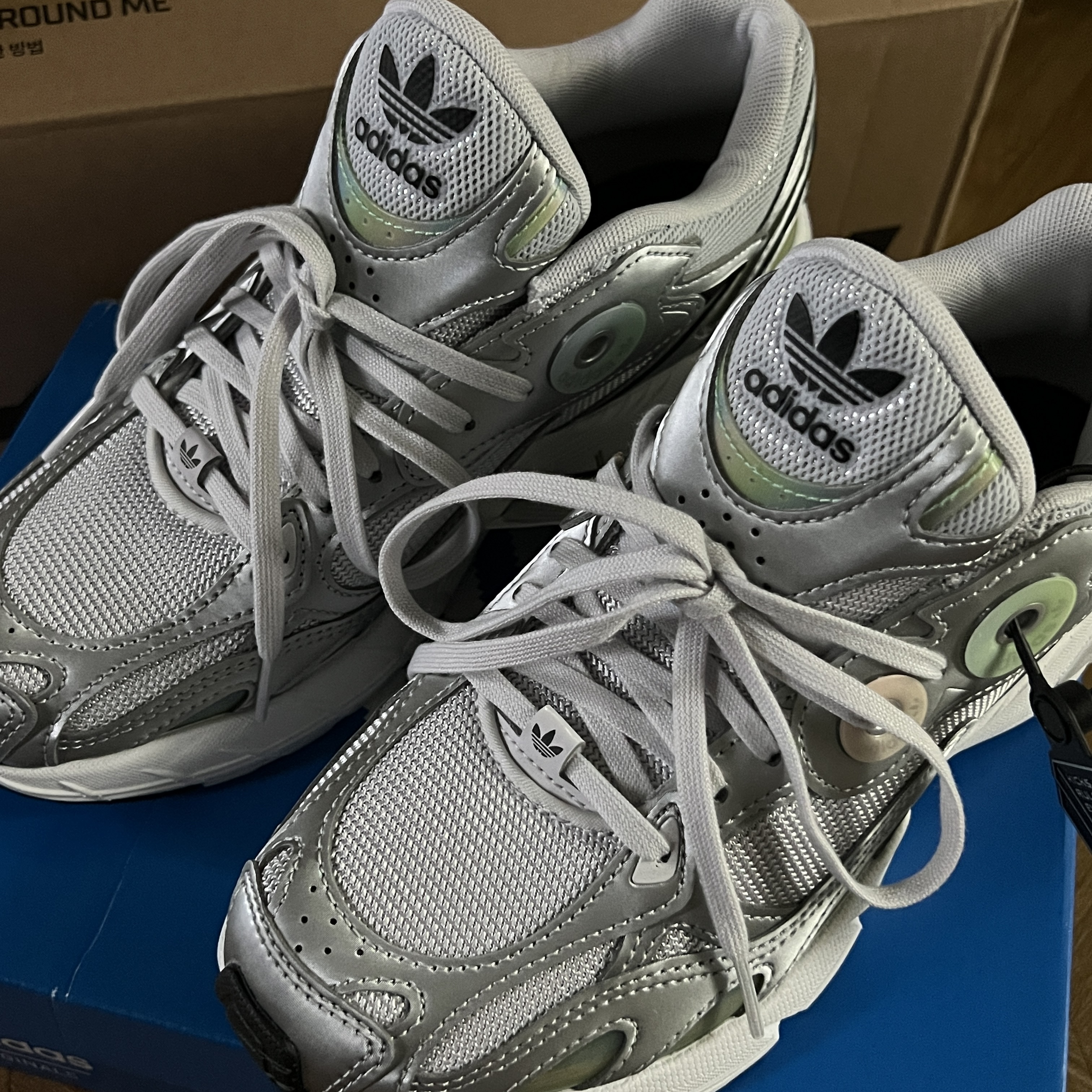 (W) Adidas Astir Dash Grey 착용 스타일