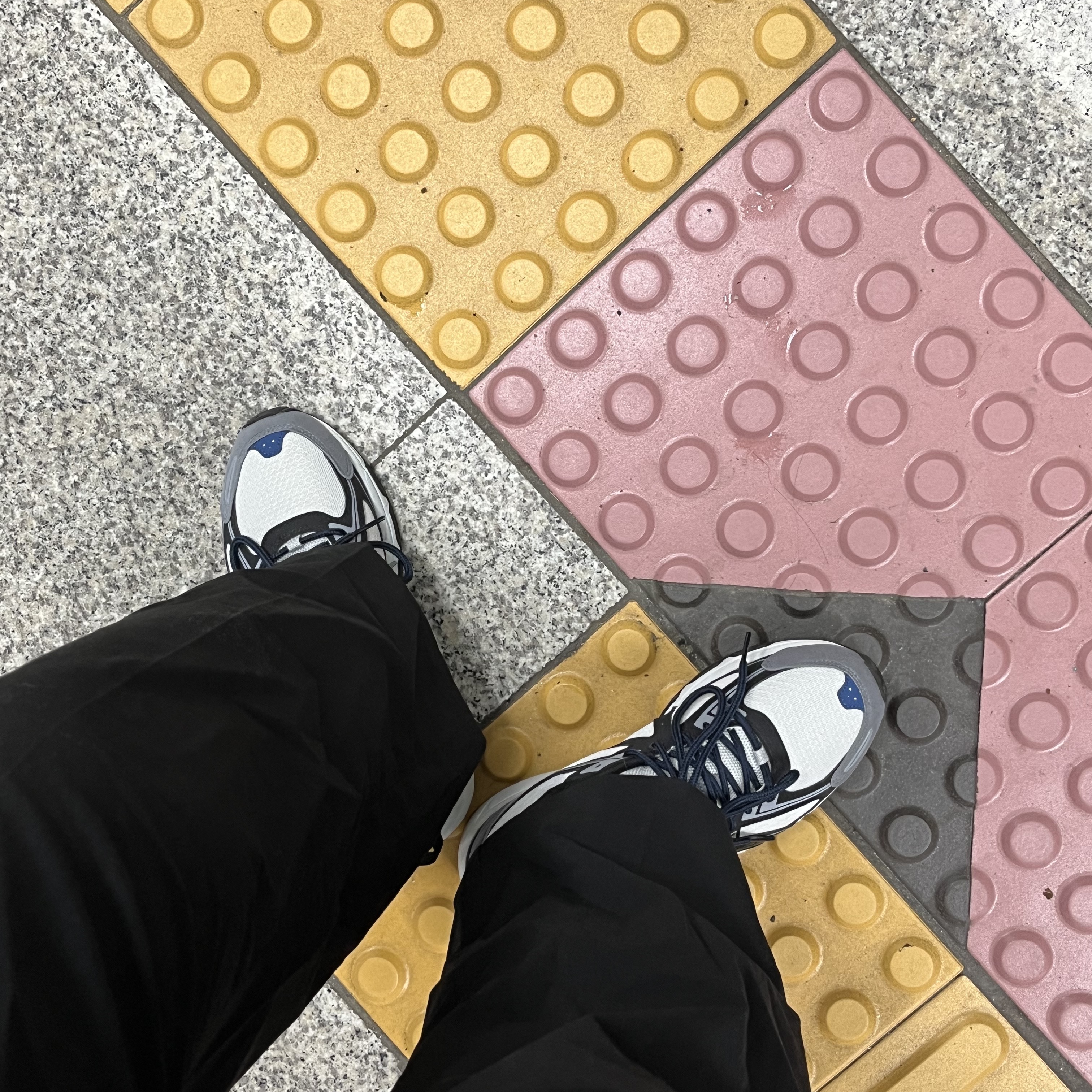 Asics Gel-Venture 6 SPS Glacier Grey 착용 스타일
