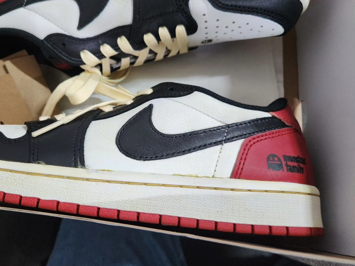 Jordan 1 Retro Low OG Black Toe 착용 스타일 - 1