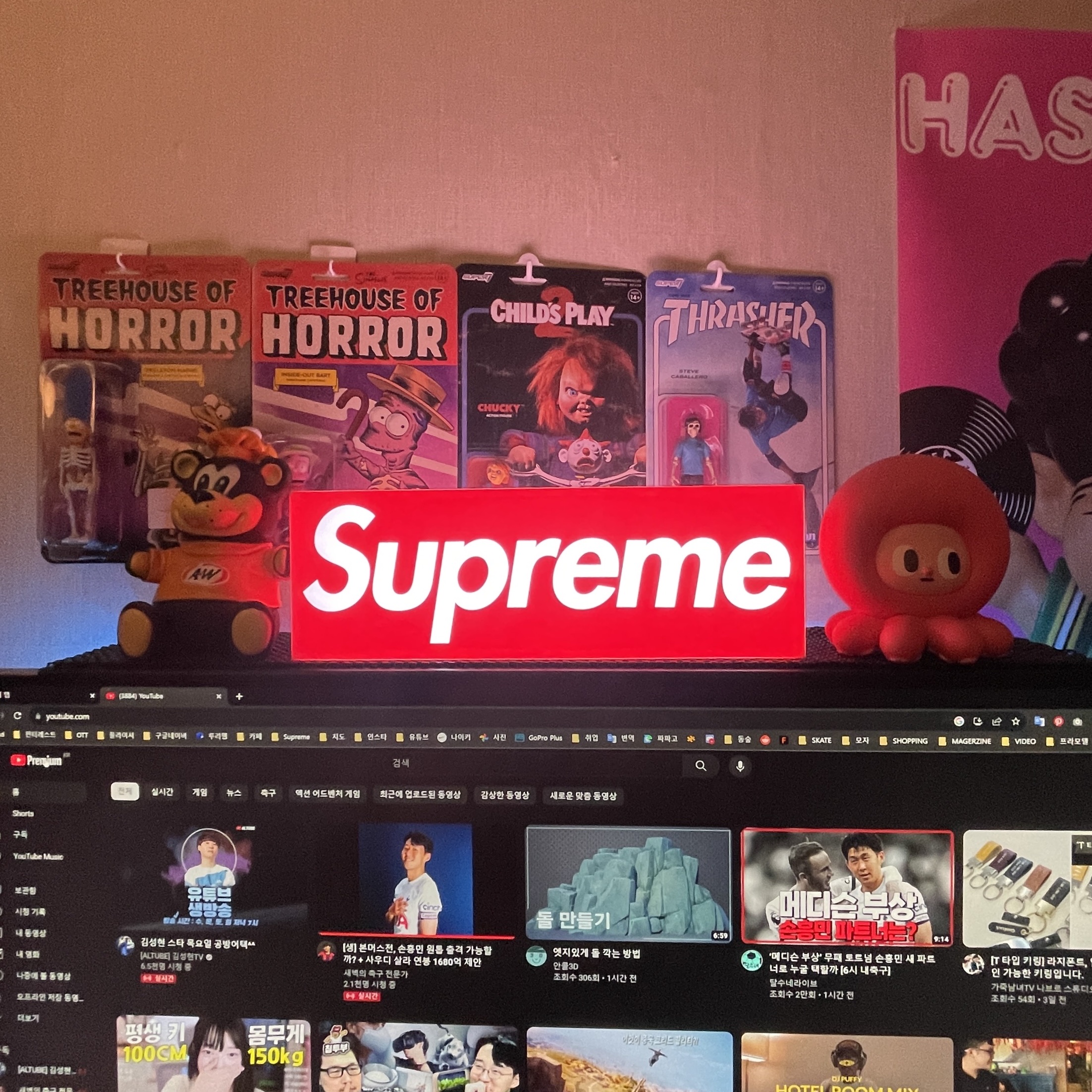 Supreme Box Logo Lamp Red (Korean Ver.) - 23FW, Supreme Magnets (10 Pack) 착용 스타일 - 2