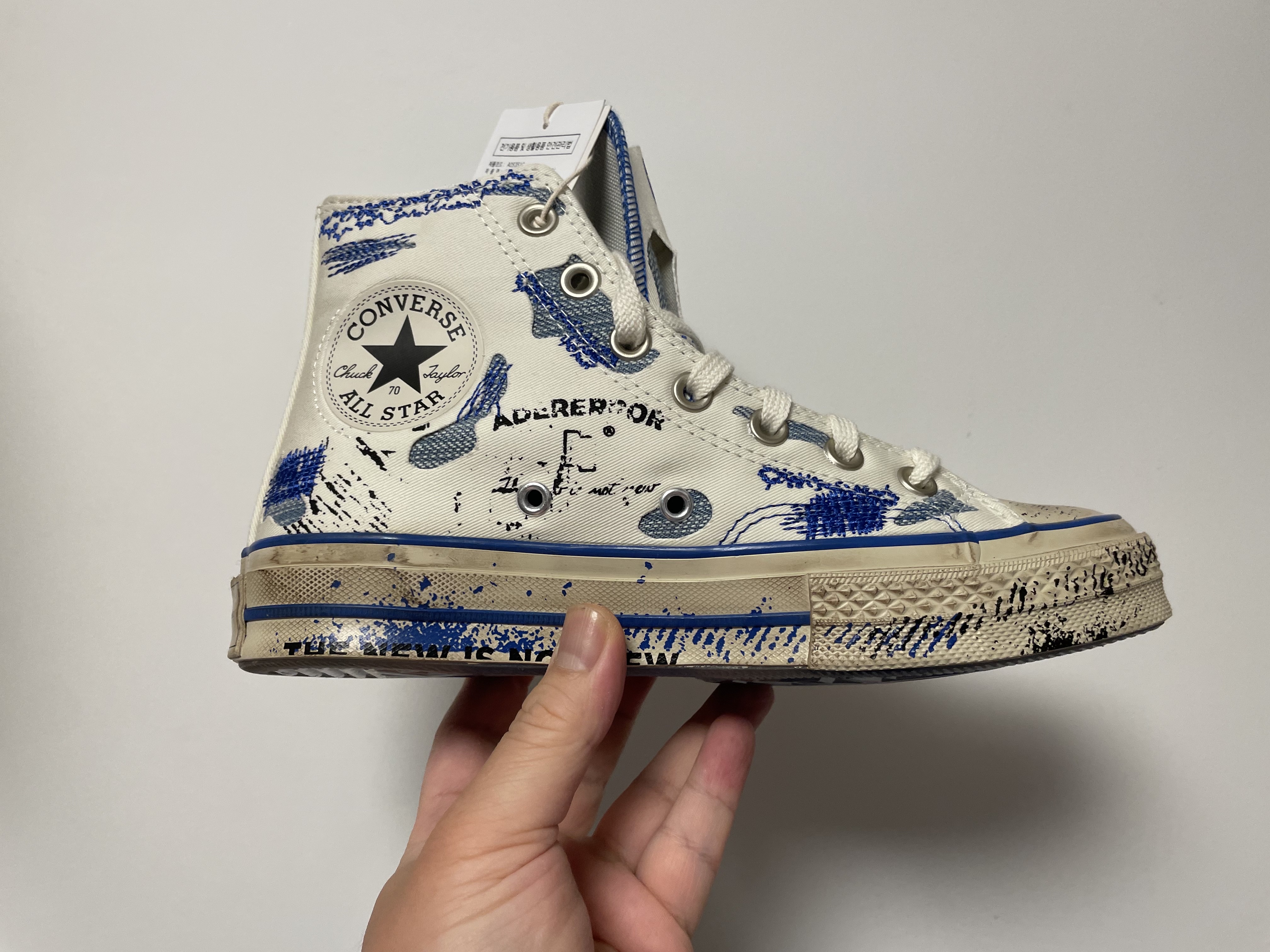 Converse x Ader Error Chuck 70 High White 착용 스타일 - 3