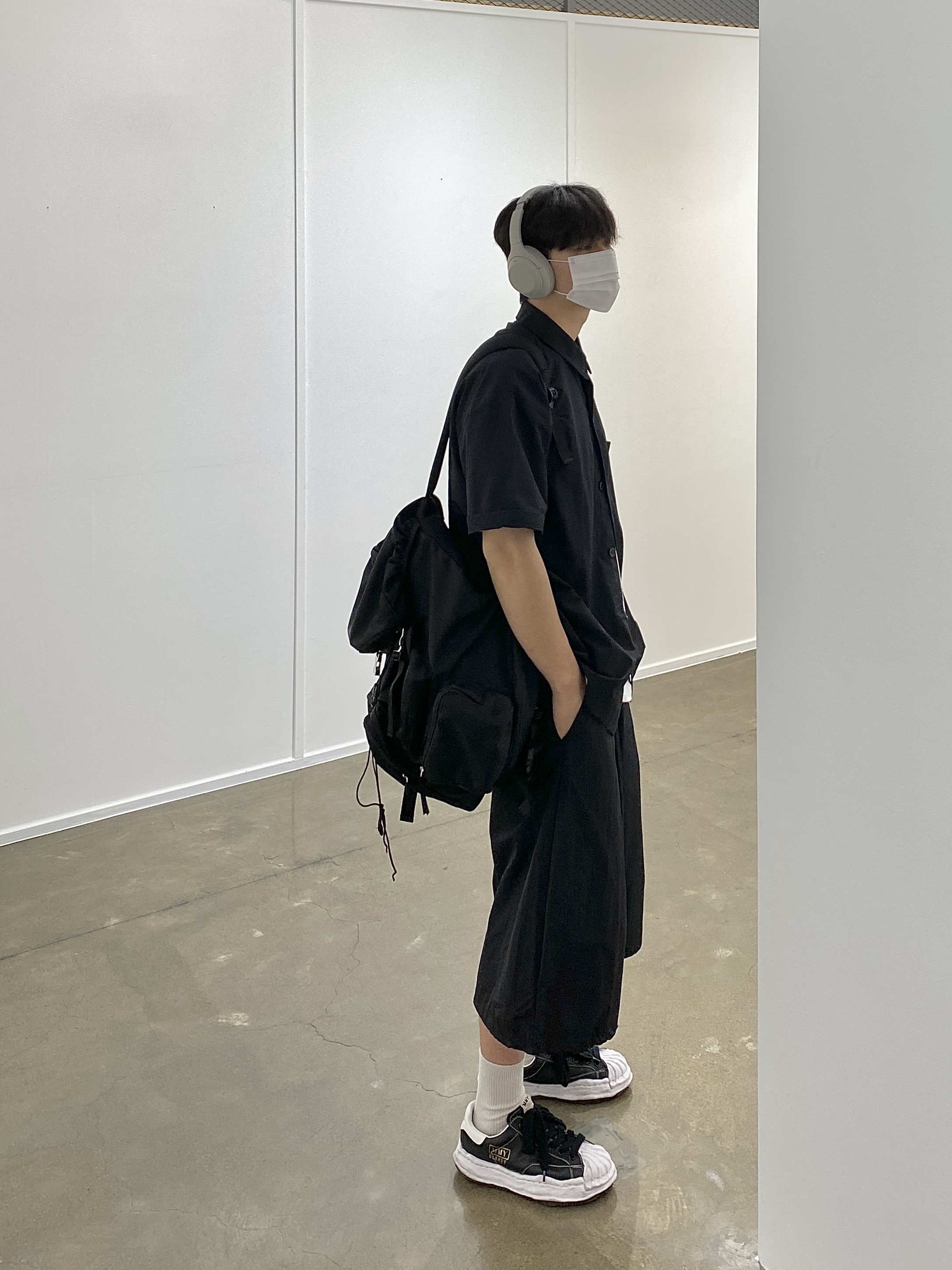 Maison Mihara Yasuhiro Blakey OG Sole Leather Low-top Sneakers Black, Sony WH-1000XM4 Platinum Silver (Korean Ver.) 착용 스타일 - 5