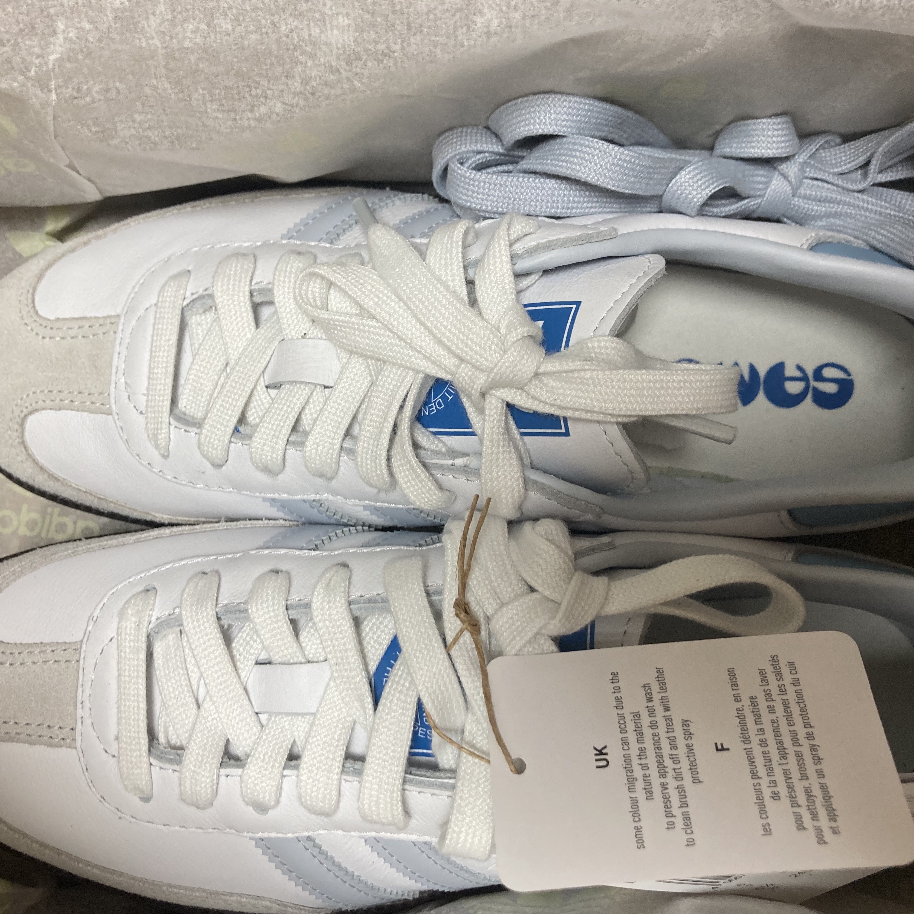 Adidas Samba OG Core White Halo Blue 착용 스타일 - 1