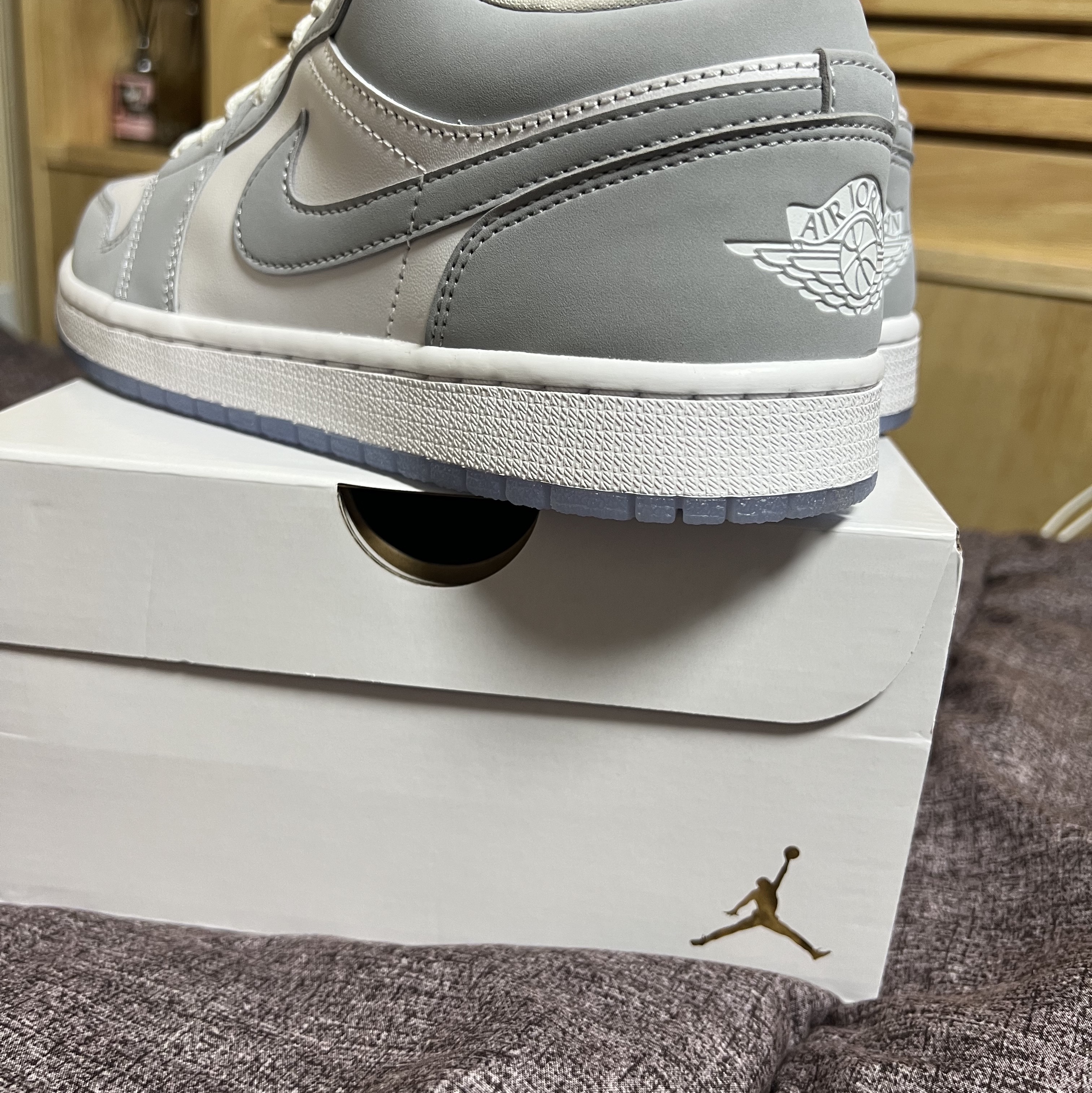 (W) Jordan 1 Low White Wolf Grey 착용 스타일 - 3