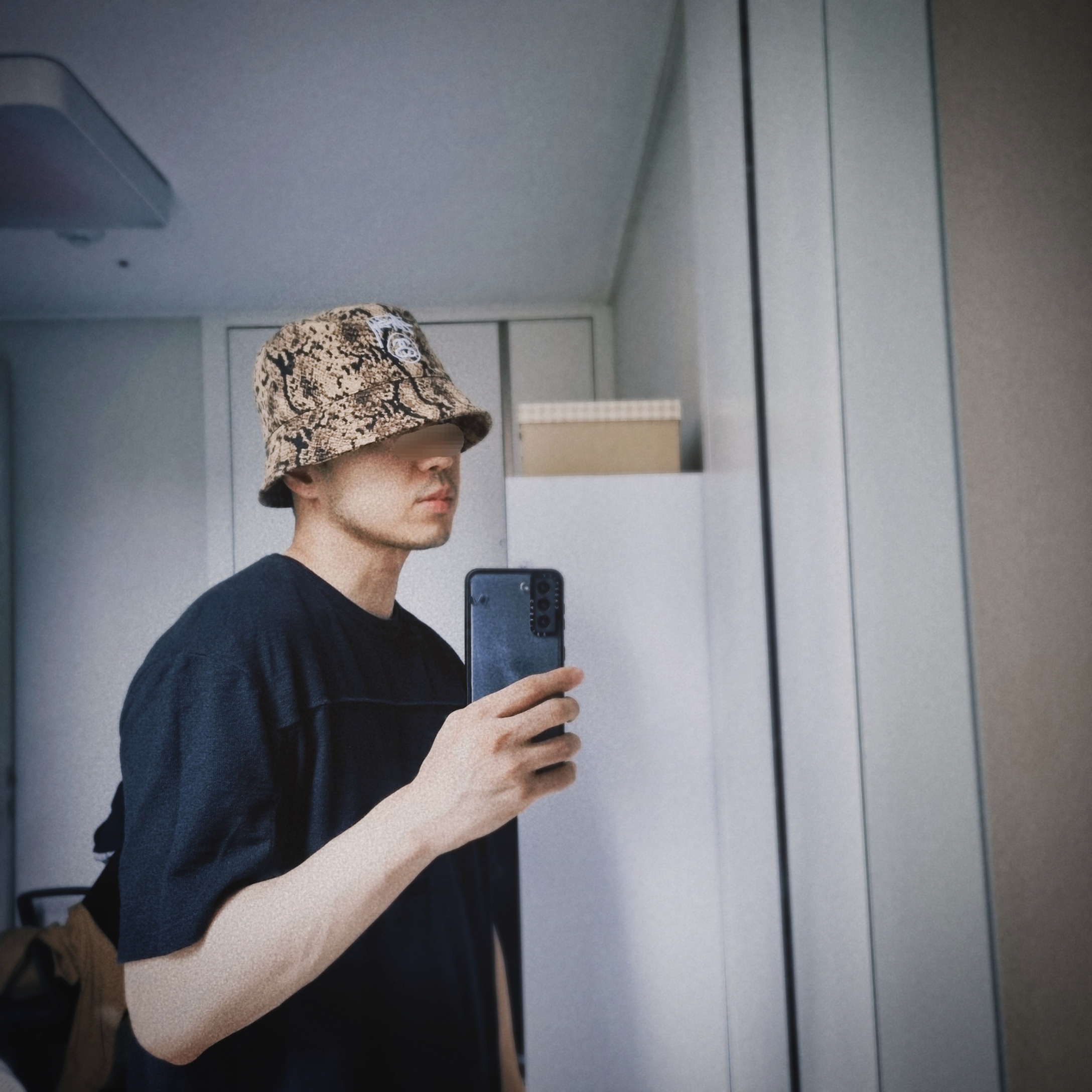 Stussy Stock Lock Deep Bucket Hat Brown 착용 스타일