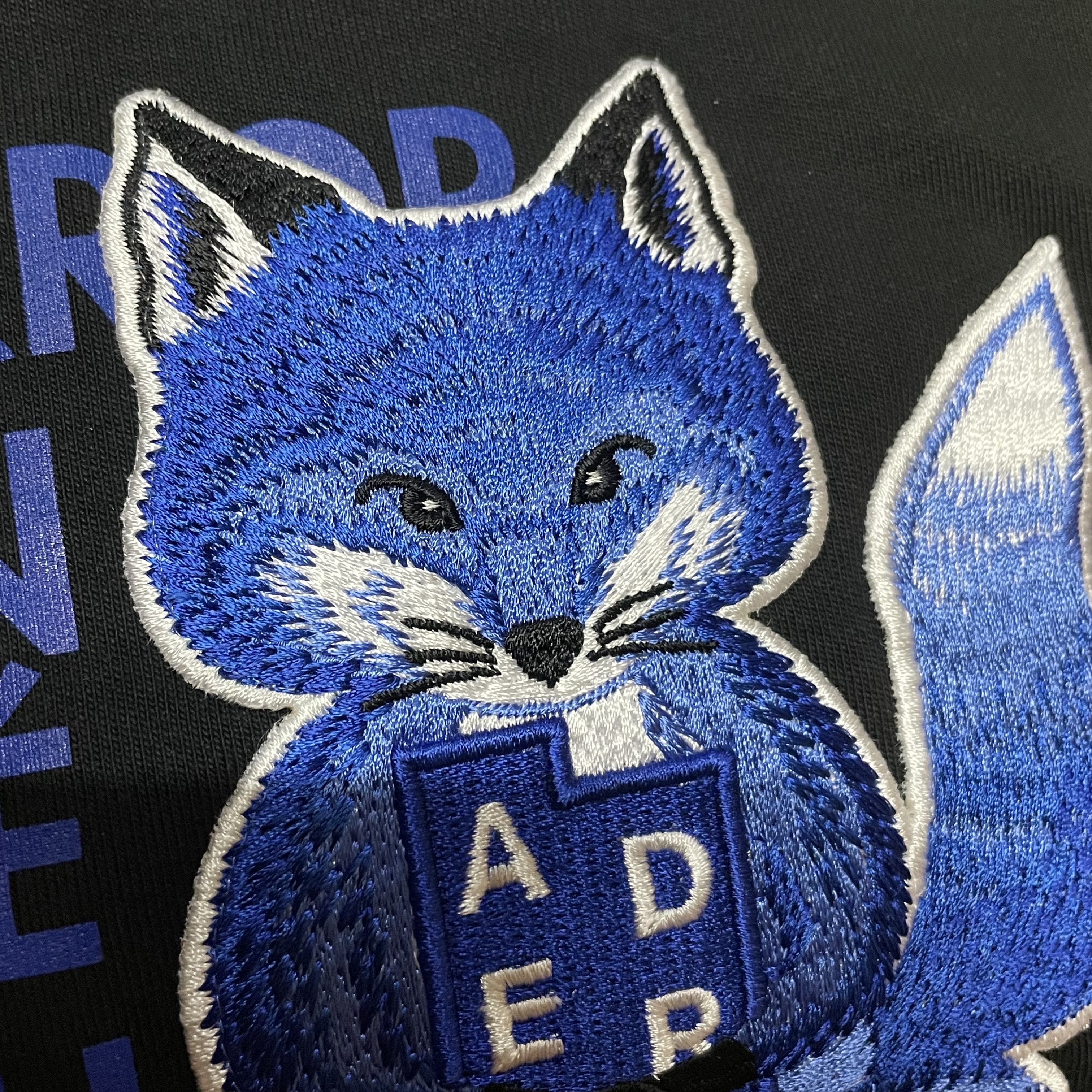 Maison Kitsune x Ader Error Meditation Fox T-Shirt Black 착용 스타일 - 1