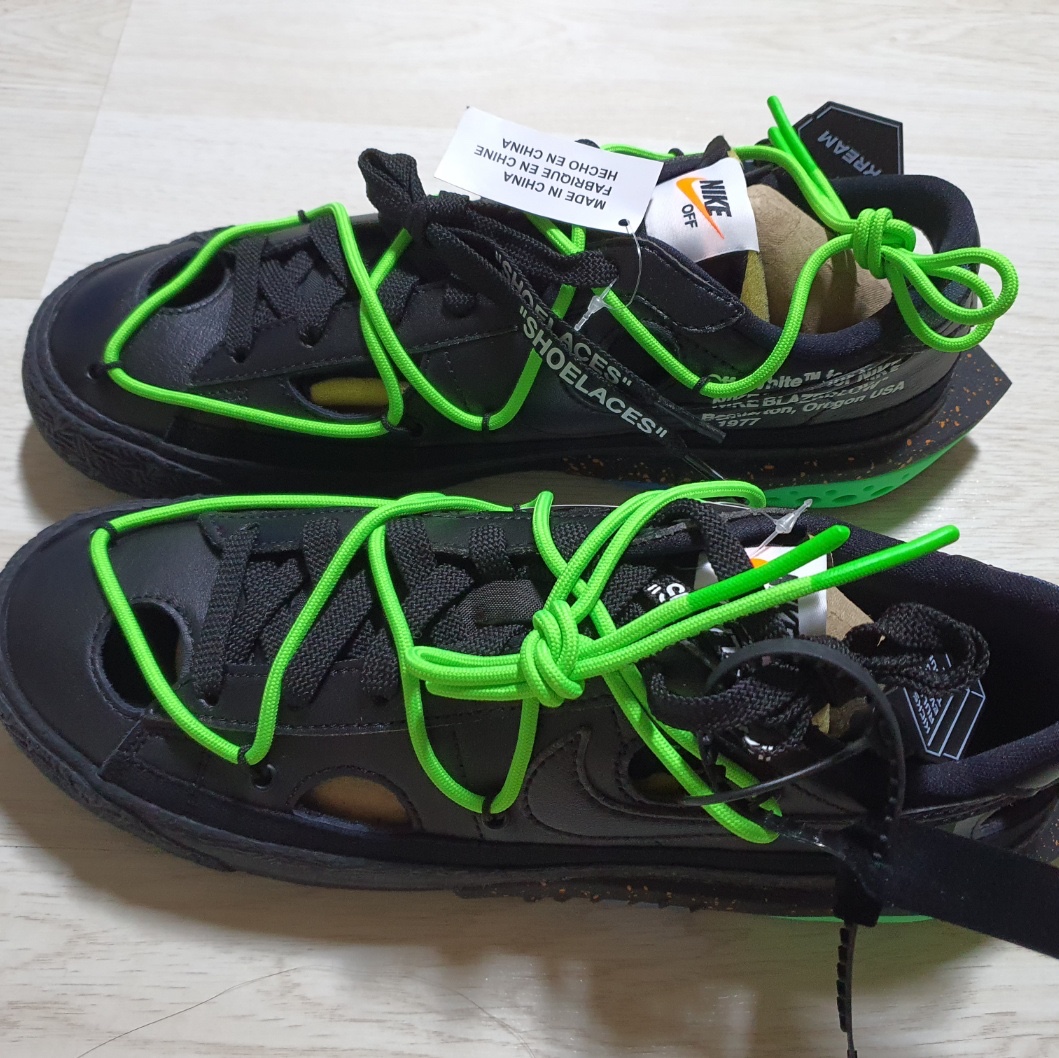 Nike x Off-White Blazer Low '77 Black and Electro Green 착용 스타일 - 2