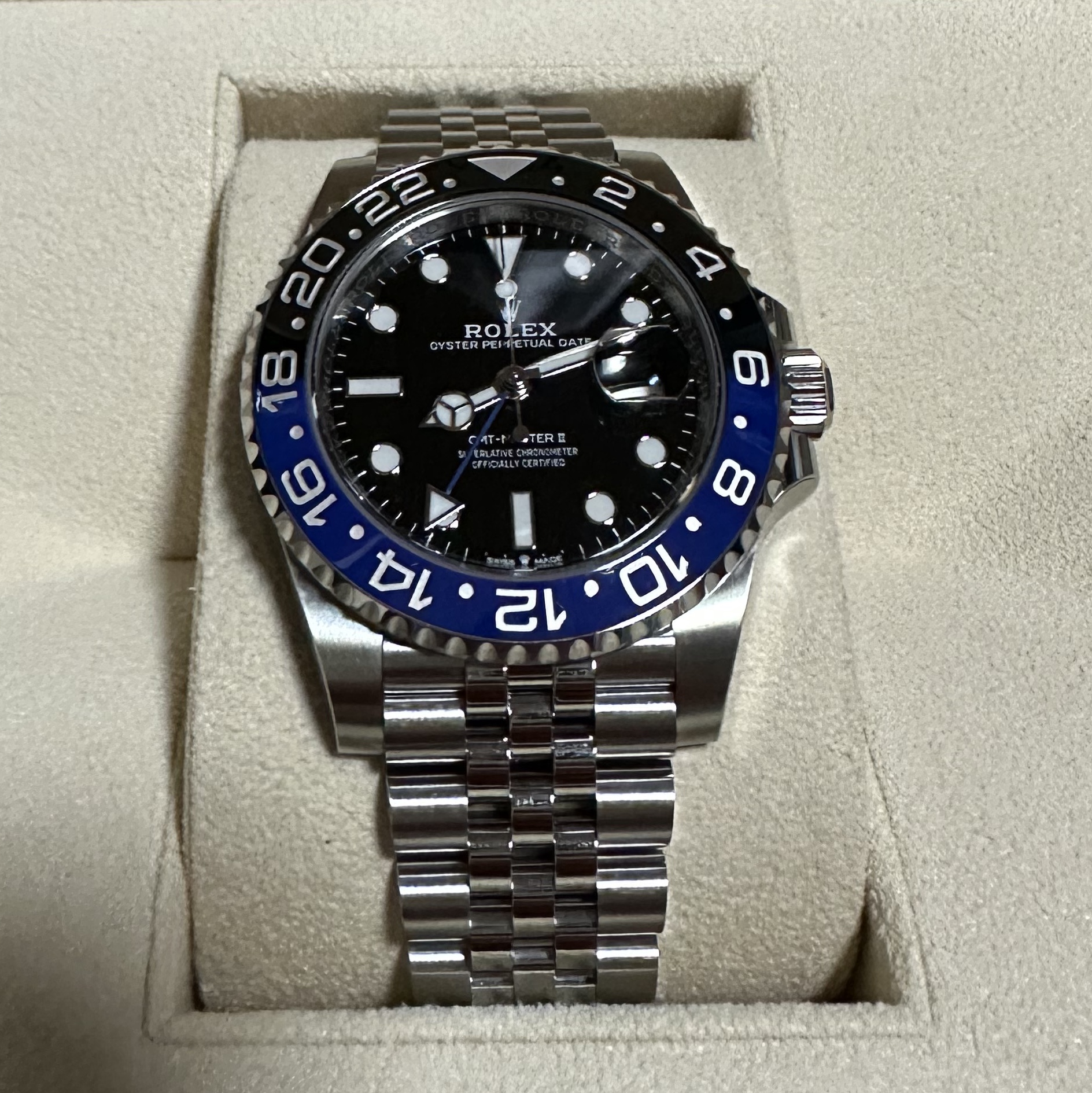 Rolex GMT-Master II 40mm 126710BLNR Black Jubilee 착용 스타일