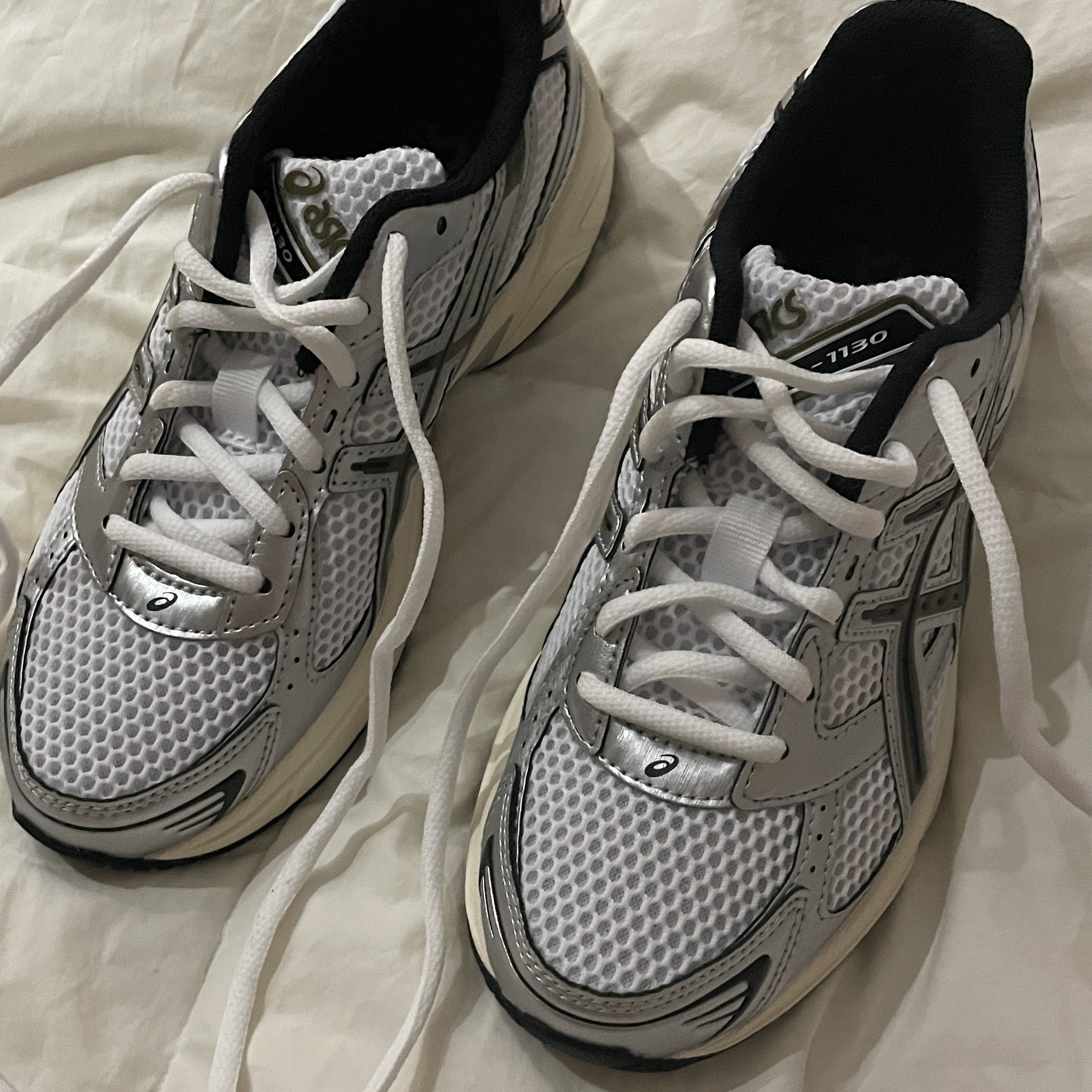 Asics Gel-1130 White Clay Canyon 착용 스타일