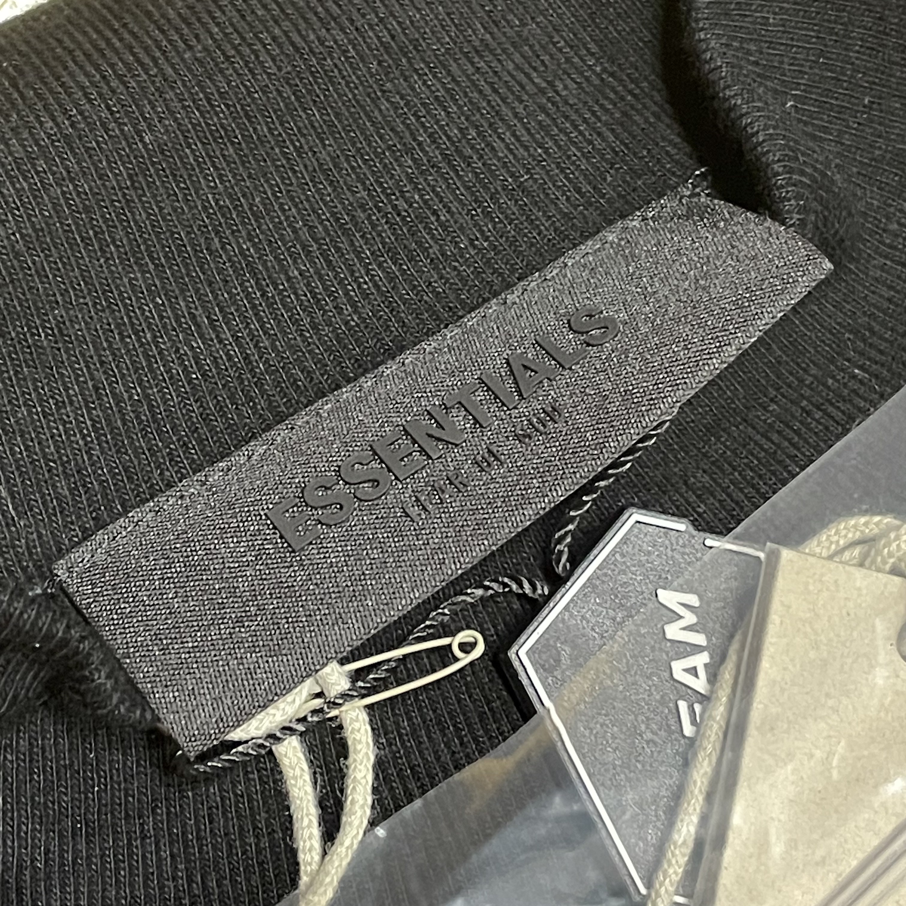 Essentials The Black Collection T-Shirt Black - 23SS 착용 스타일 - 1