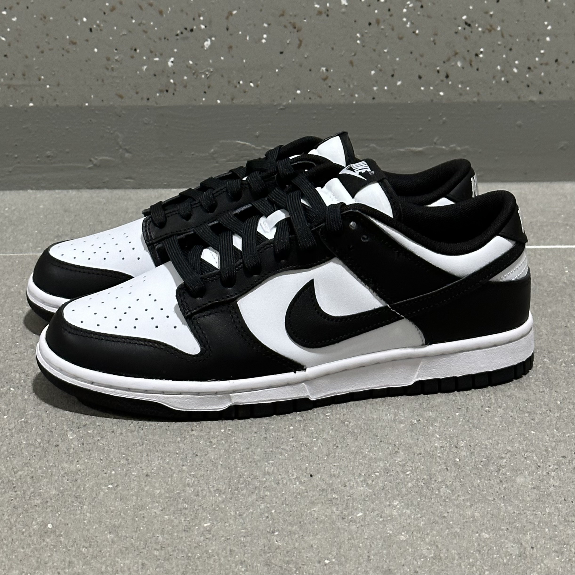 Nike Dunk Low Retro Black 착용 스타일