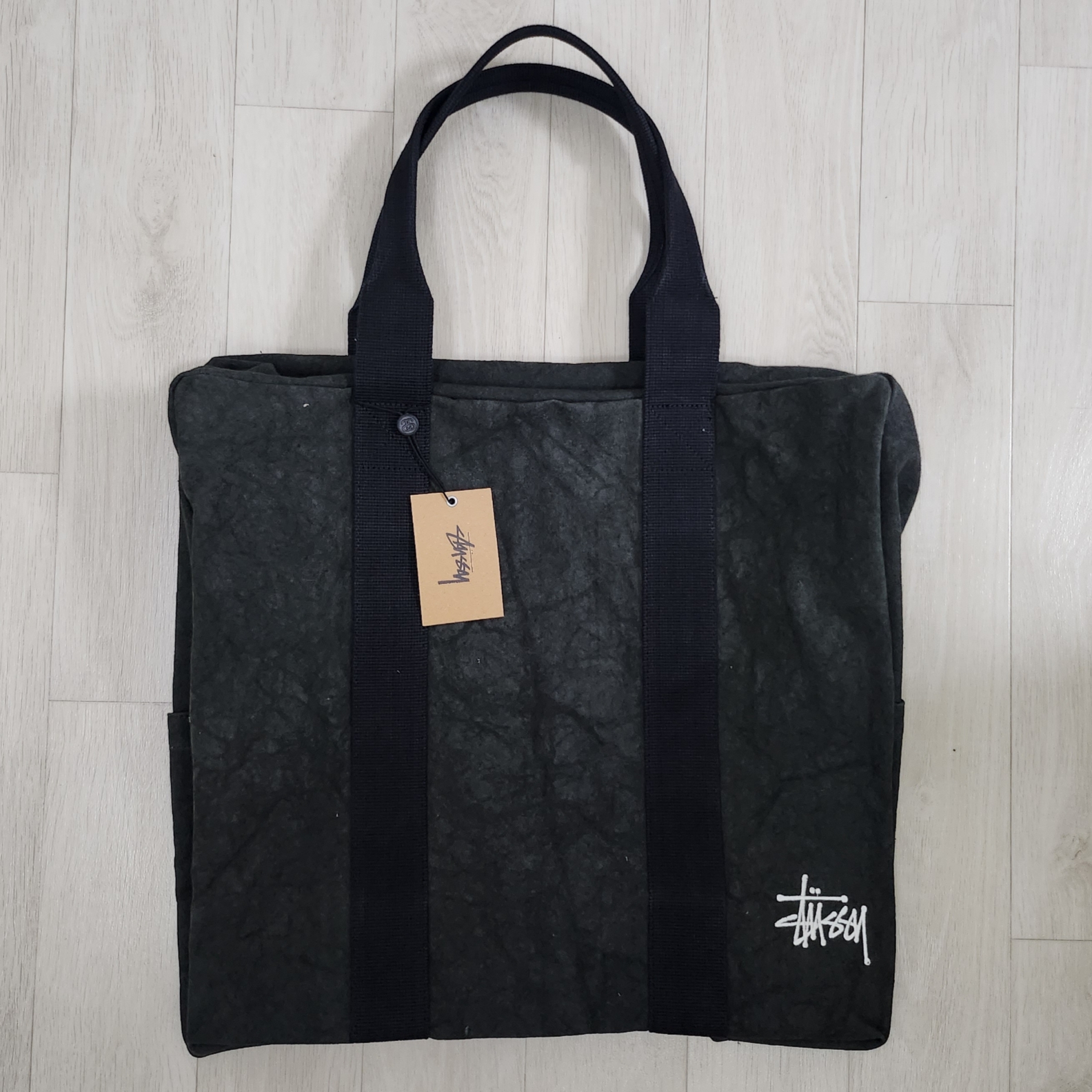 Stussy Canvas Flight Bag Washed Black 착용 스타일 - 2