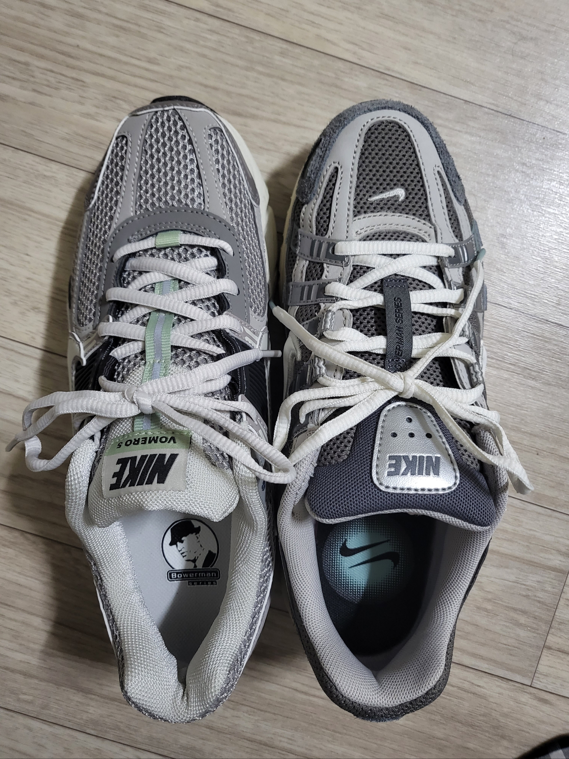 (W) Nike Zoom Vomero 5 Cobblestone and Flat Pewter, Nike P-6000 Flat Pewter Light Iron Ore 착용 스타일 - 5