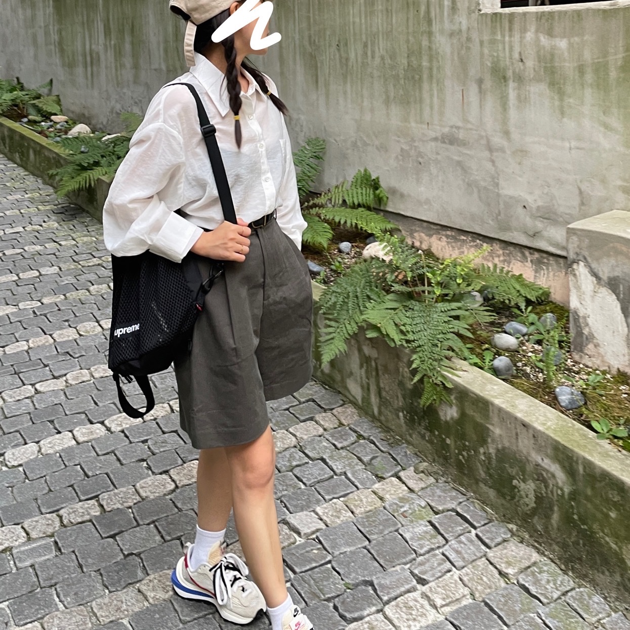 Nike x Sacai VaporWaffle Royal Fuchsia, Supreme Mesh Small Backpack Black - 23SS 착용 스타일 - 2