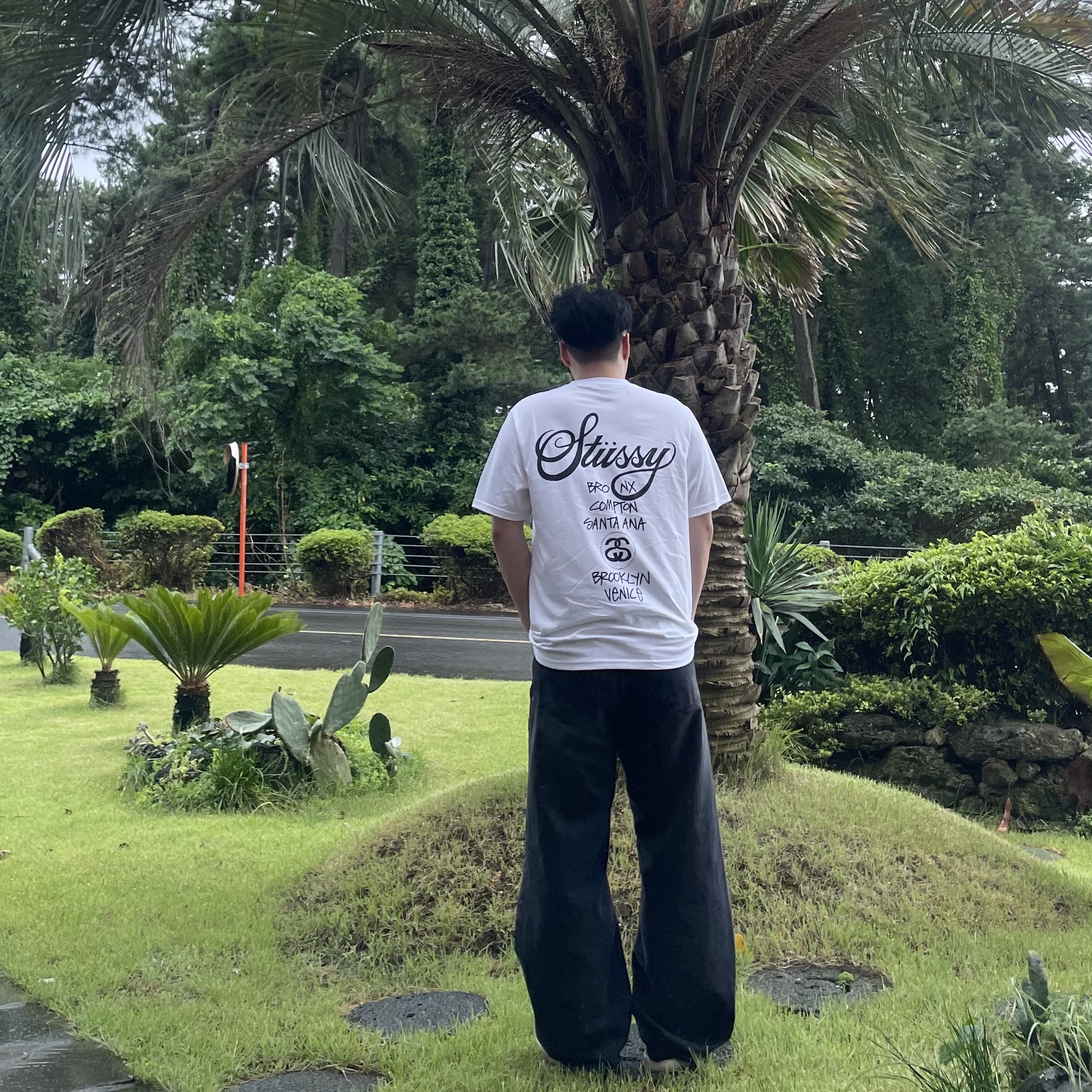 Stussy World Tour T-Shirt White 착용 스타일 - 1