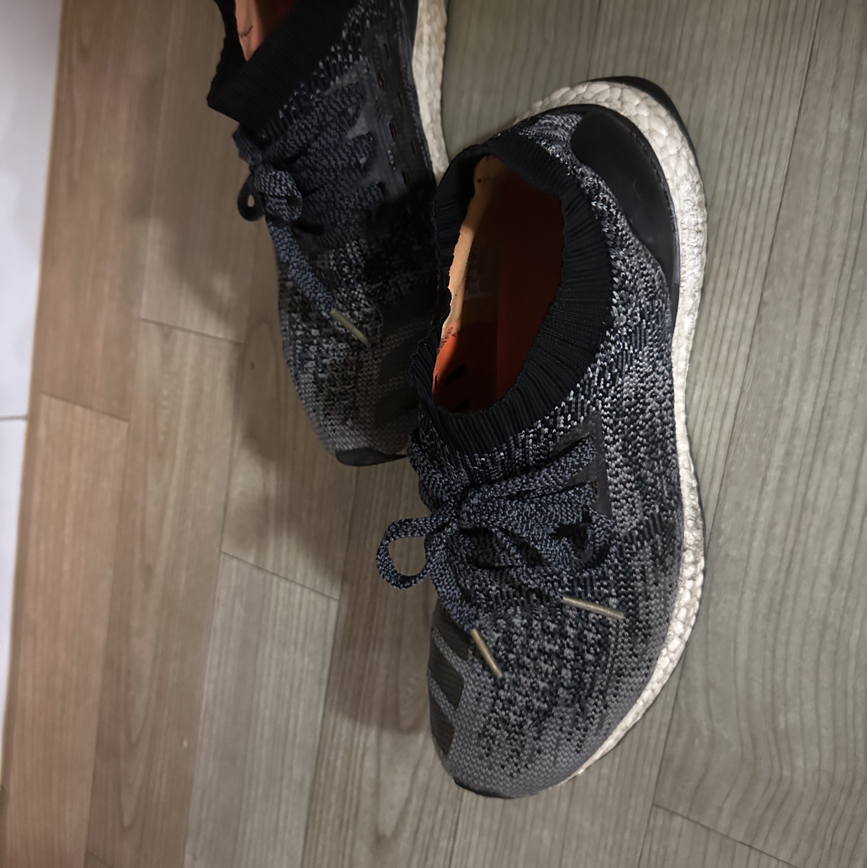 Adidas Ultraboost Uncaged Grey, Adidas Ultraboost Uncaged Triple Black 착용 스타일