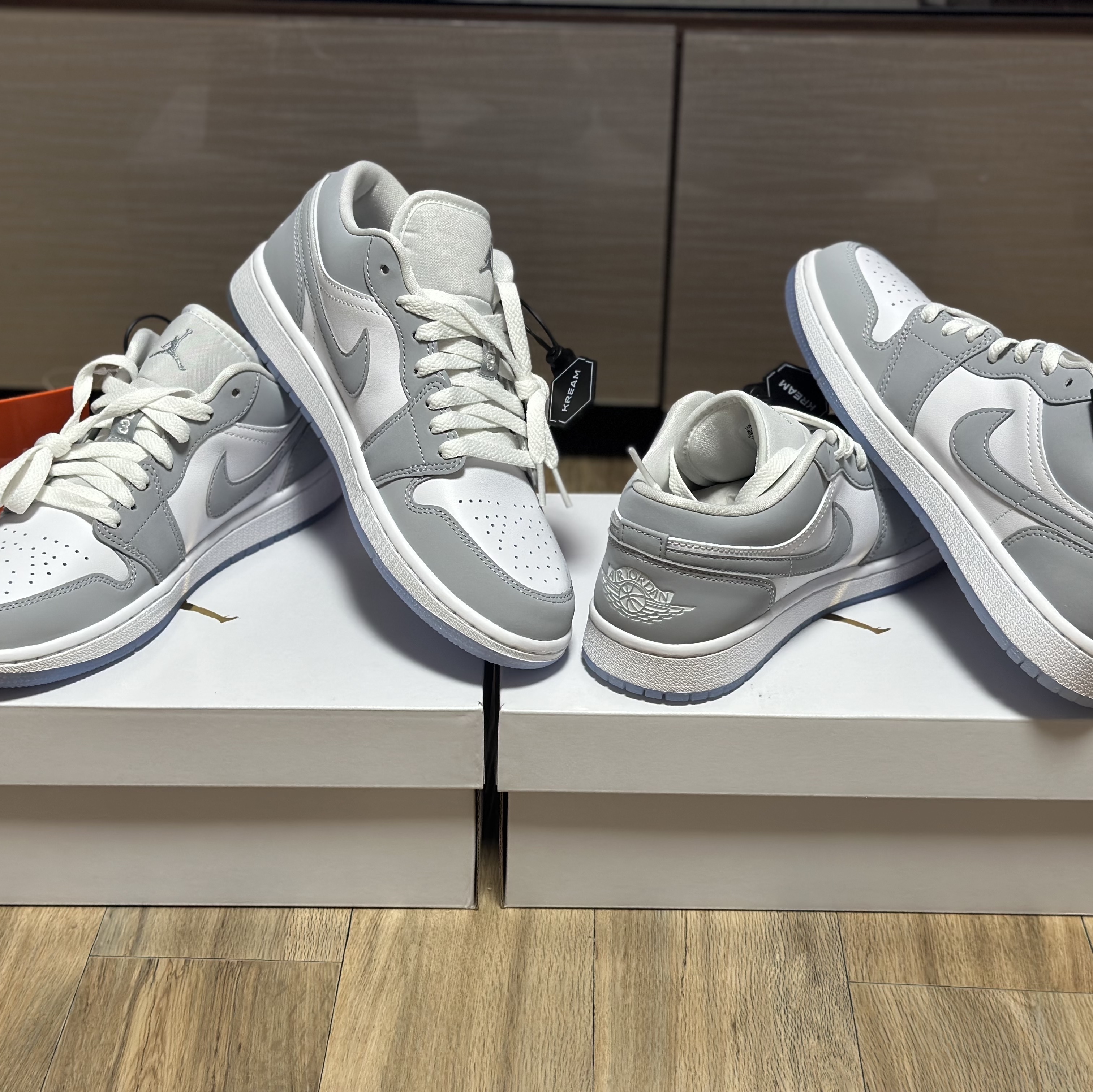 (W) Jordan 1 Low White Wolf Grey 착용 스타일 - 3