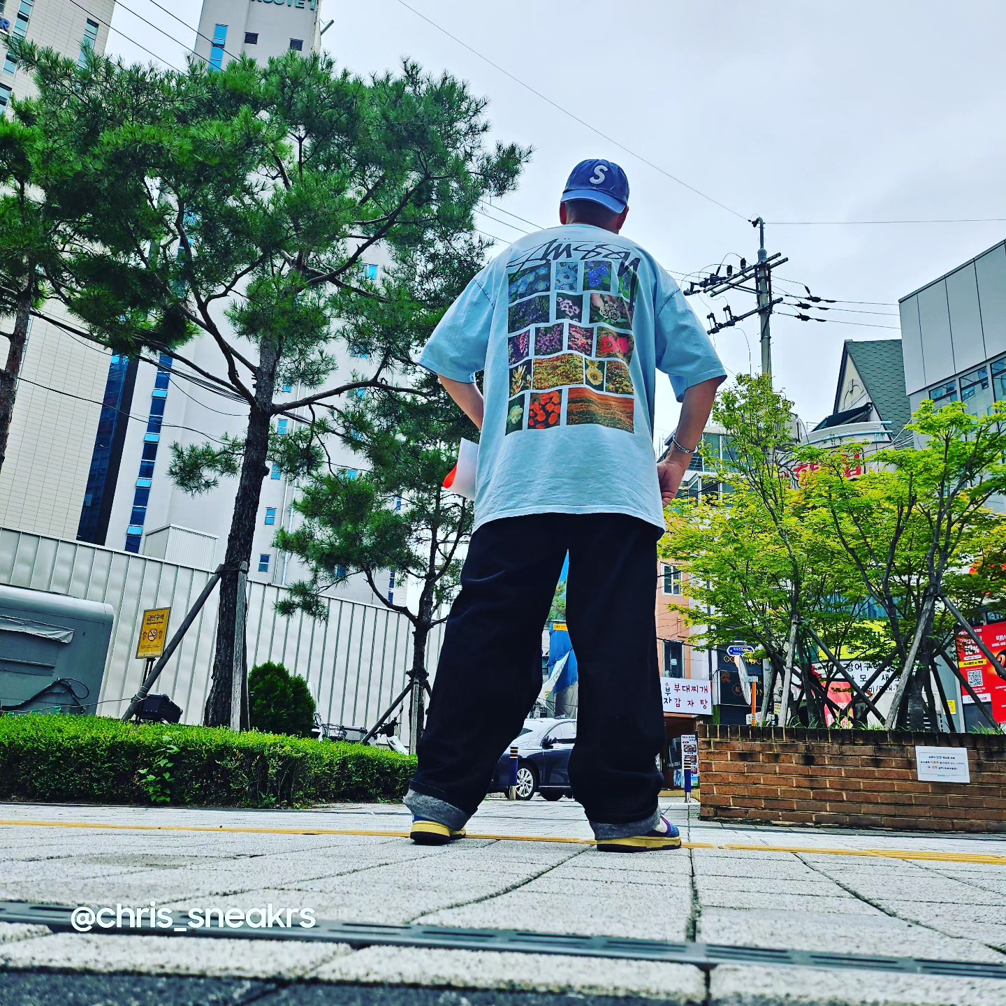 Supreme Pigment Canvas S Logo 6-Panel Navy - 23SS, Stussy Flower Grid Pigment Dyed T-Shirt Sky Blue 착용 스타일 - 2
