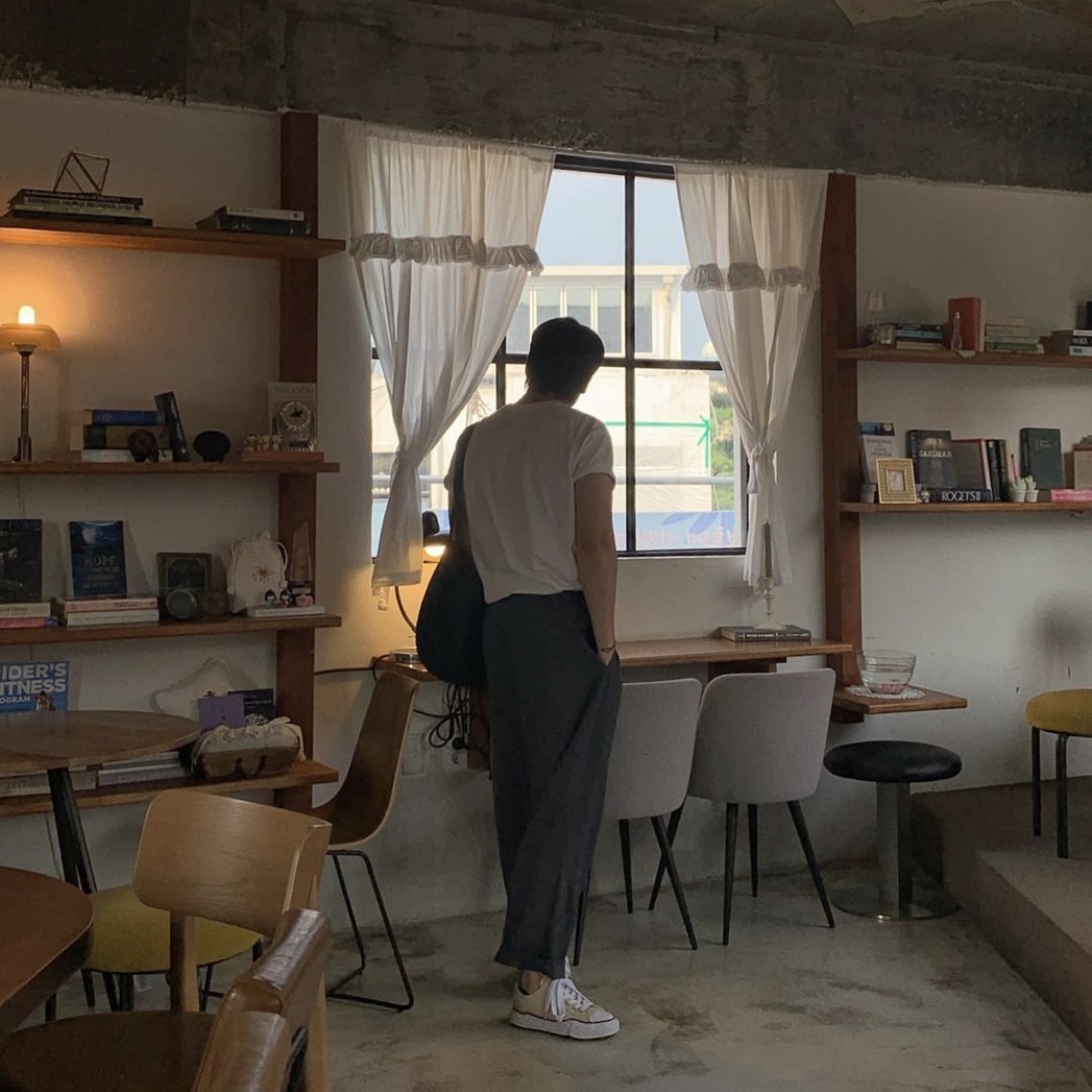 Maison Mihara Yasuhiro Peterson OG Sole Canvas Low-top Sneakers Natural 착용 스타일 - 1