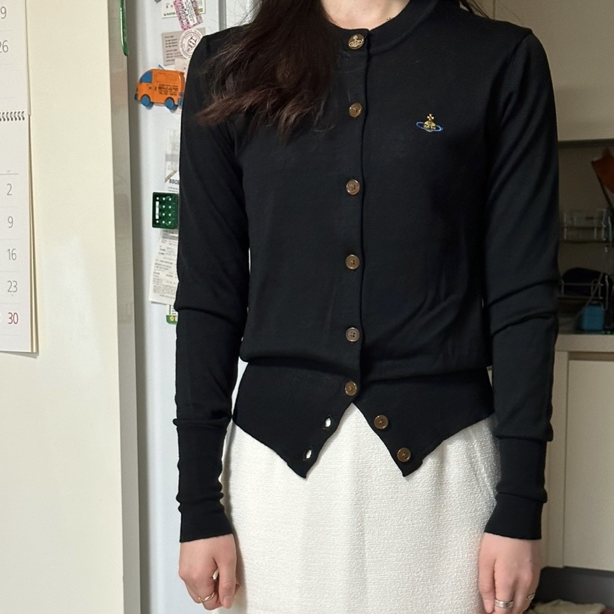 (W) Vivienne Westwood Bea Cardigan Black 착용 스타일