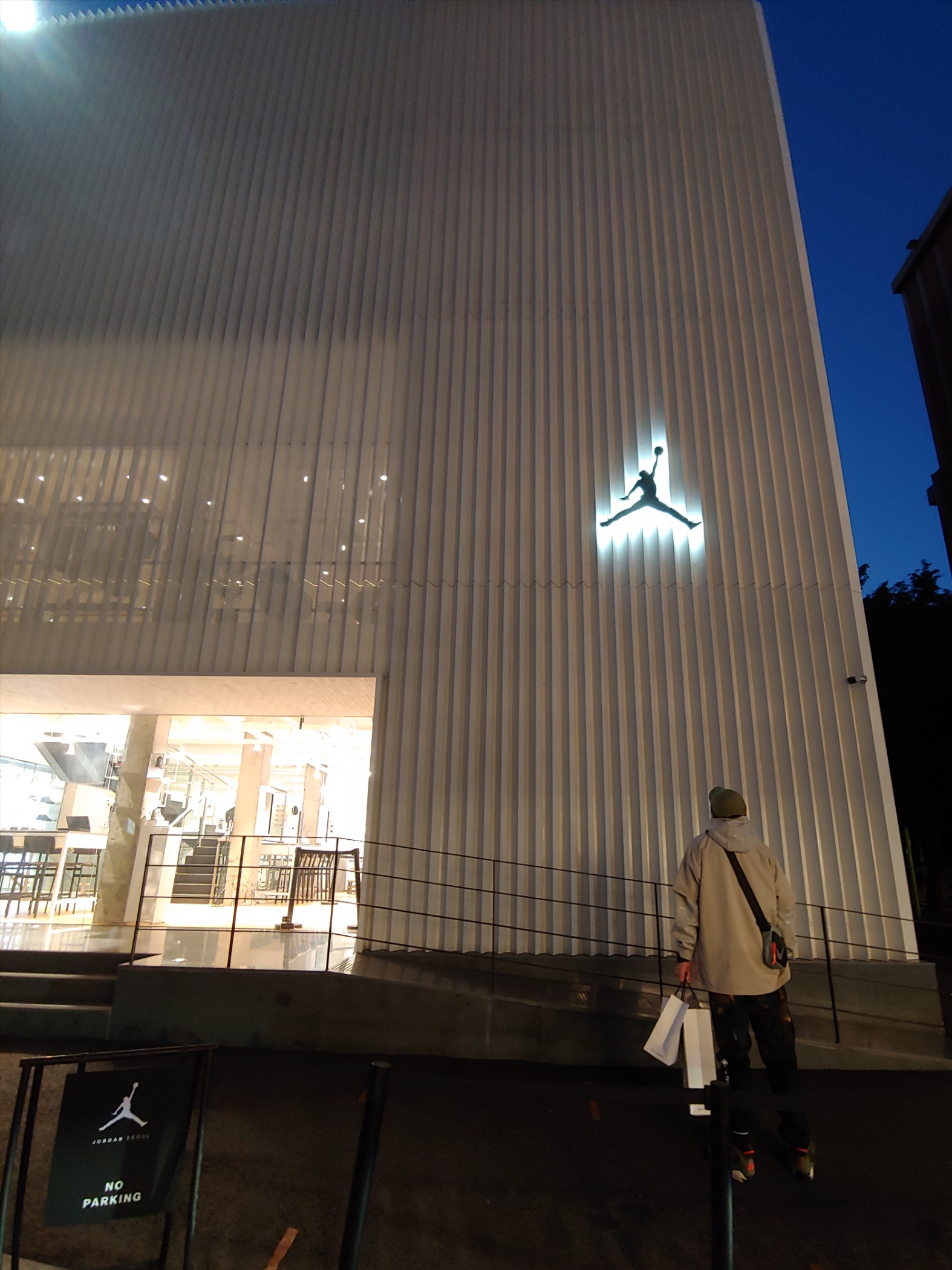 Nike x Fear of God Shooting Shirt String, Nike NRG Swoosh Logo Hoodie Grey Heather 착용 스타일