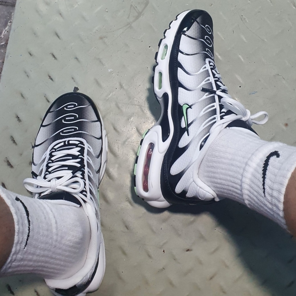 Nike Air Max Plus White Fresh Mint 착용 스타일