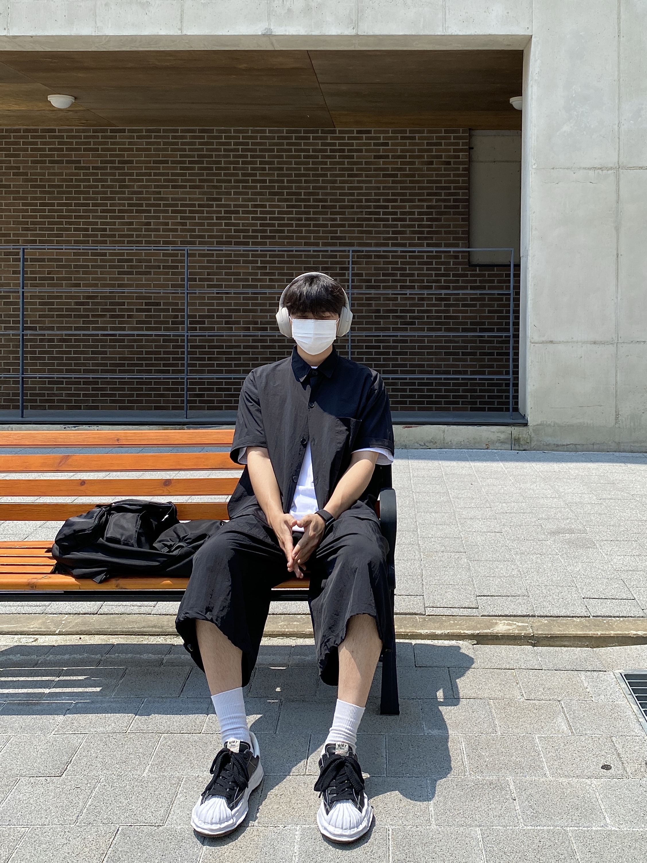 Maison Mihara Yasuhiro Blakey OG Sole Leather Low-top Sneakers Black, Sony WH-1000XM4 Platinum Silver (Korean Ver.) 착용 스타일 - 4