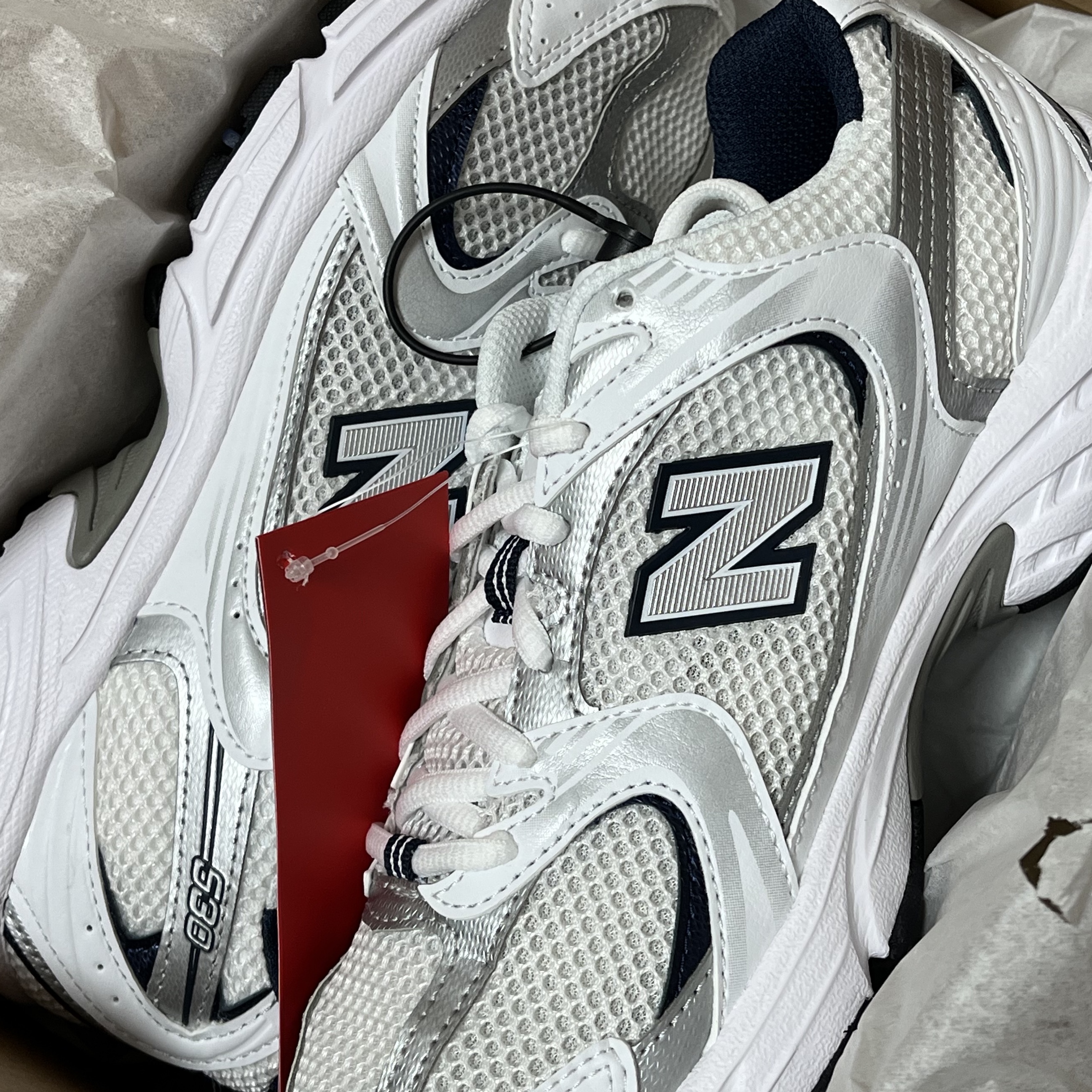 New Balance 530 White 착용 스타일