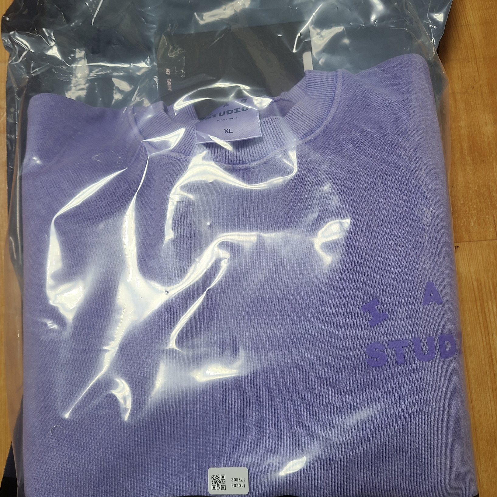 IAB Studio Pigment Sweatshirt Lavender 착용 스타일
