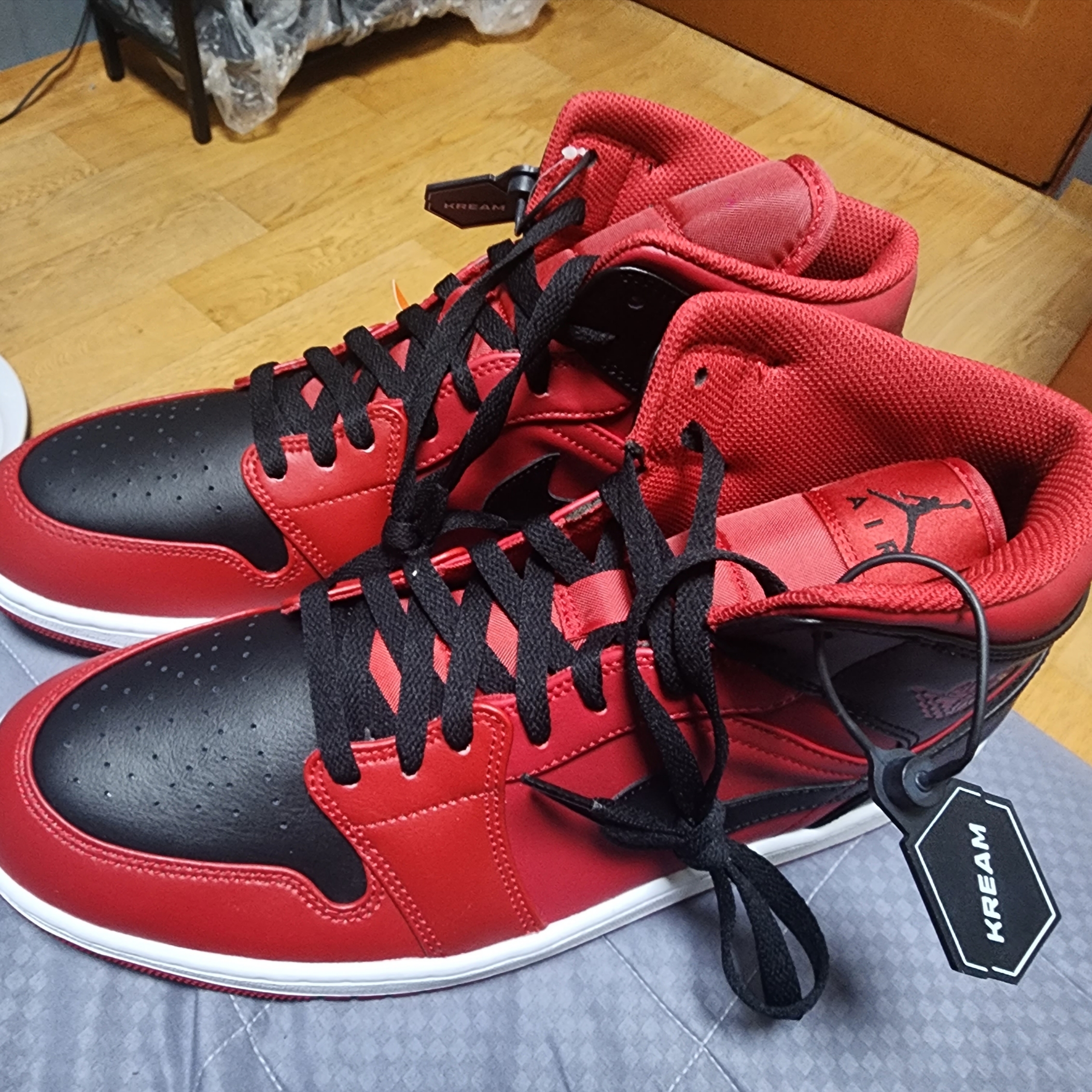 Jordan 1 Mid Reverse Bred 착용 스타일