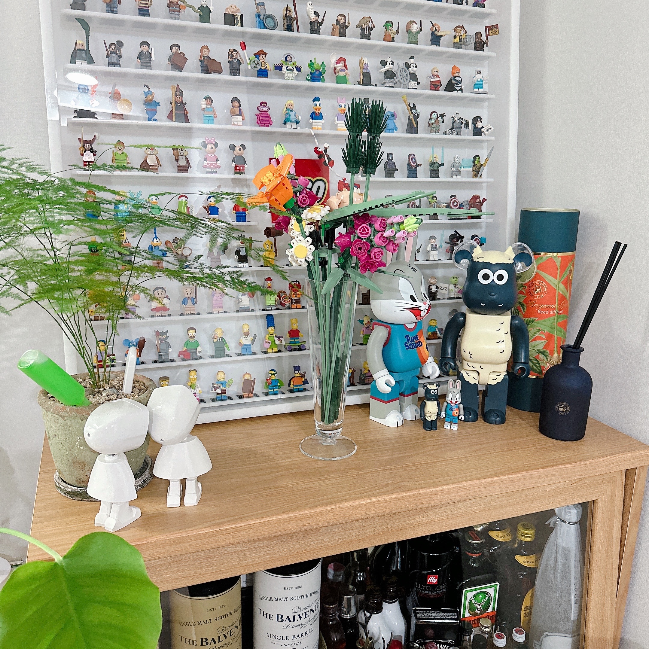 Bearbrick Shaun The Sheep 100% & 400% Set, Lego Flower Bouquet 착용 스타일