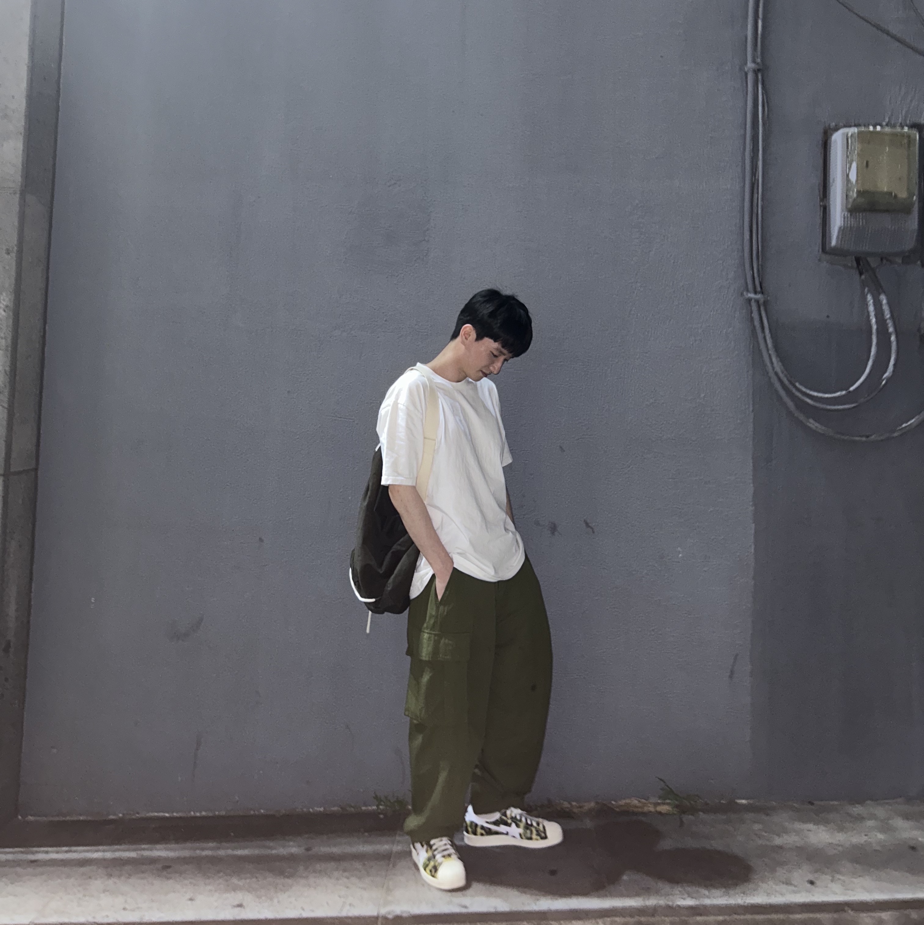 Adidas x BAPE Superstar 80s Green Camo 착용 스타일