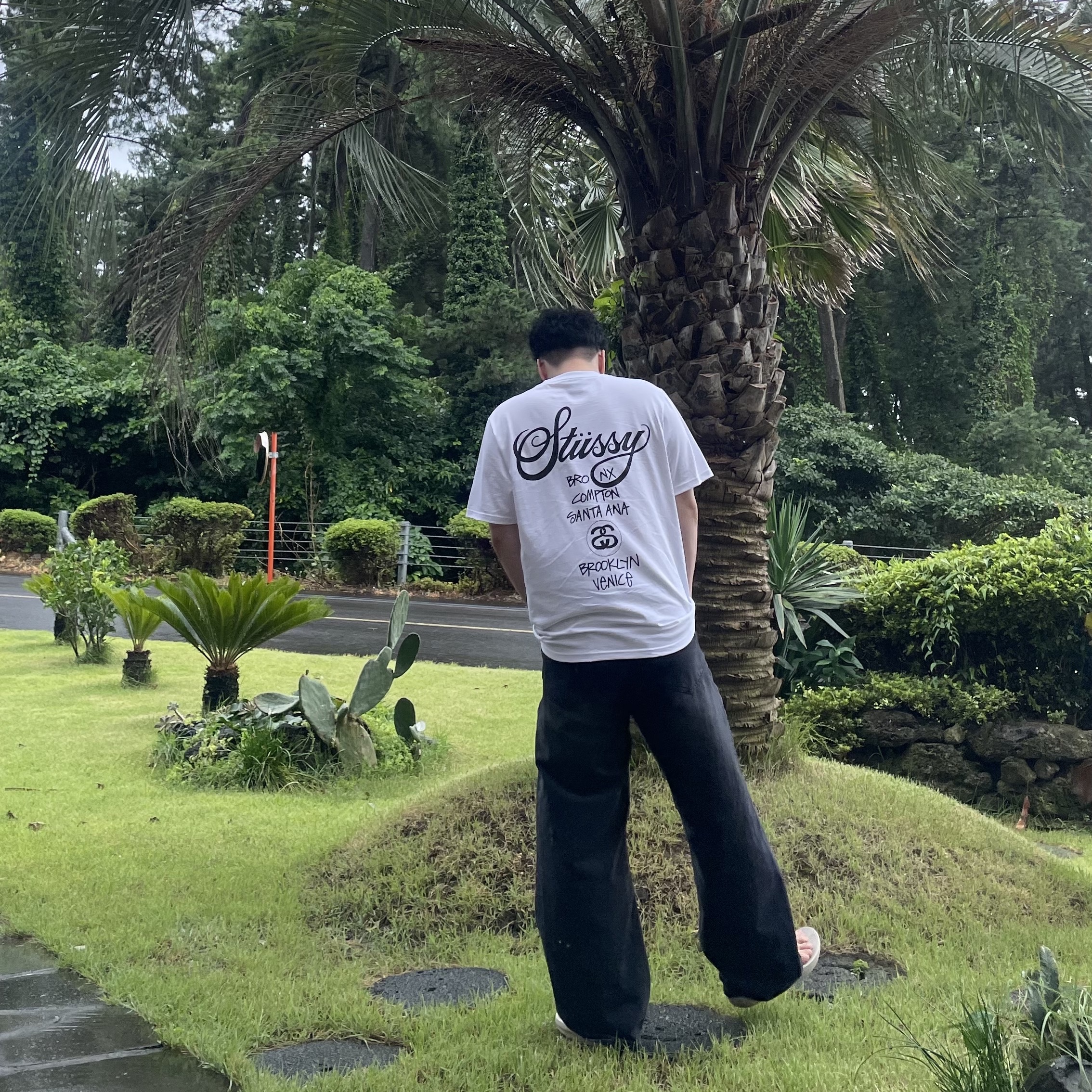 Stussy World Tour T-Shirt White 착용 스타일 - 2
