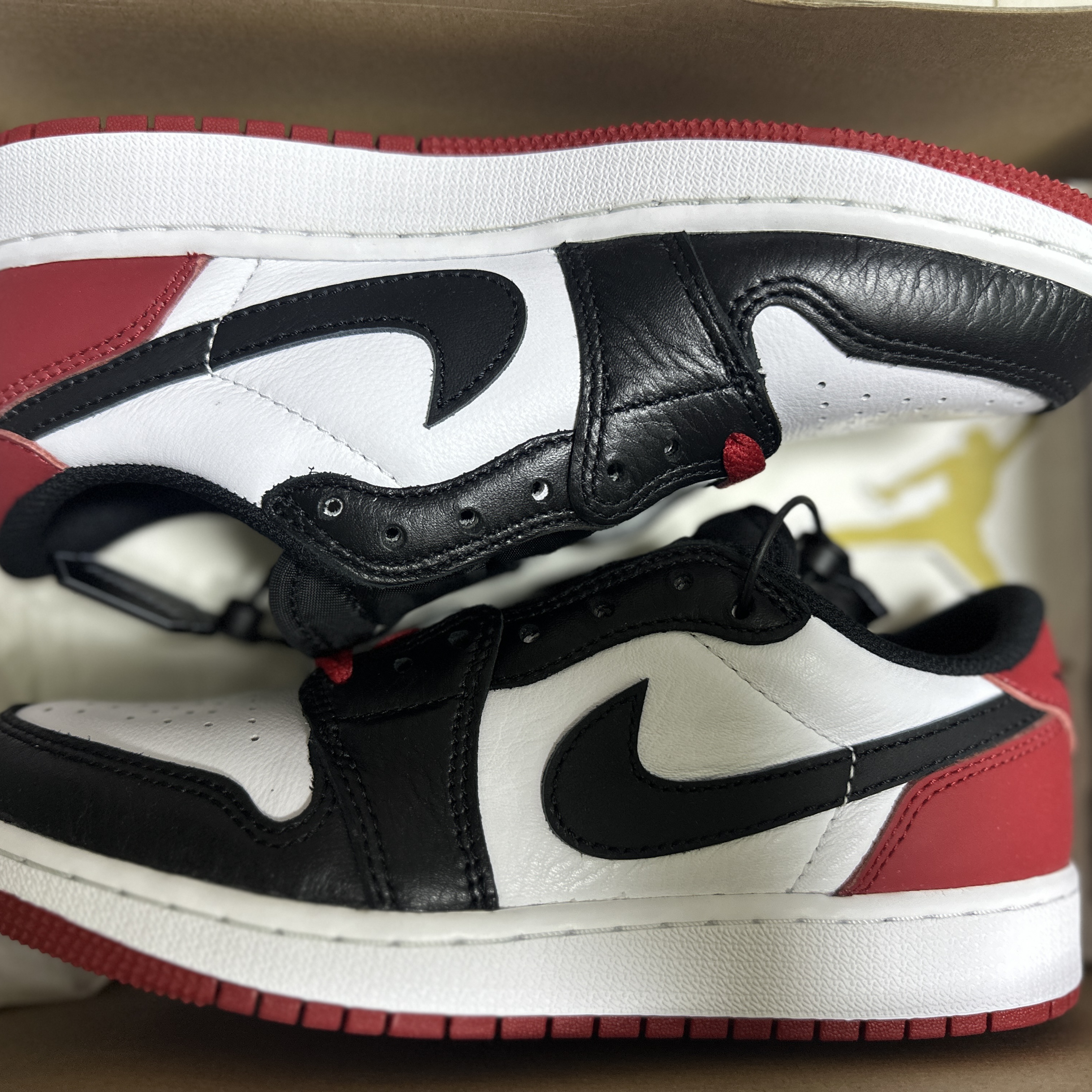 (GS) Jordan 1 Retro Low OG Black Toe 착용 스타일 - 2